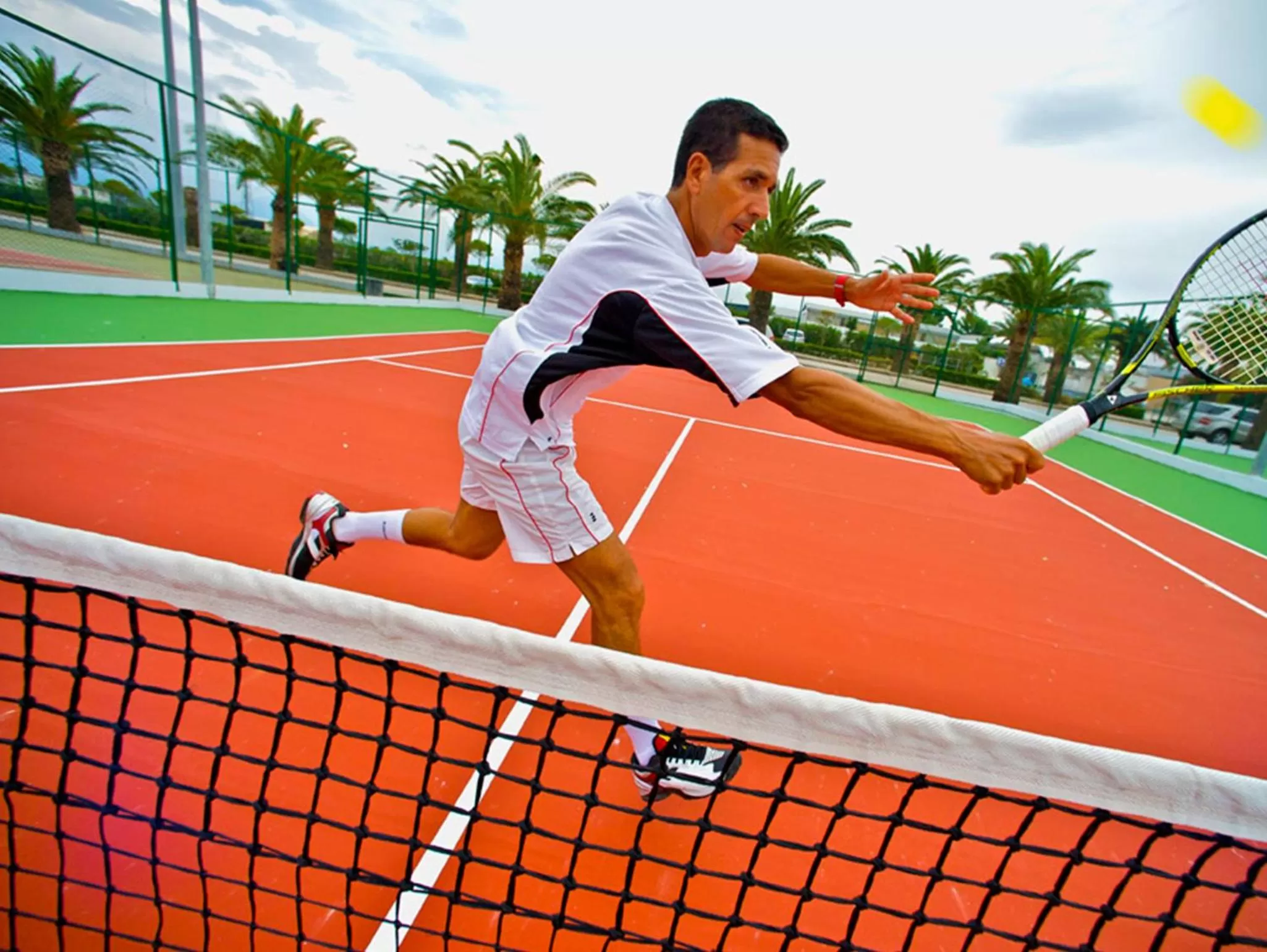 Tennis court in Hotel Ariston