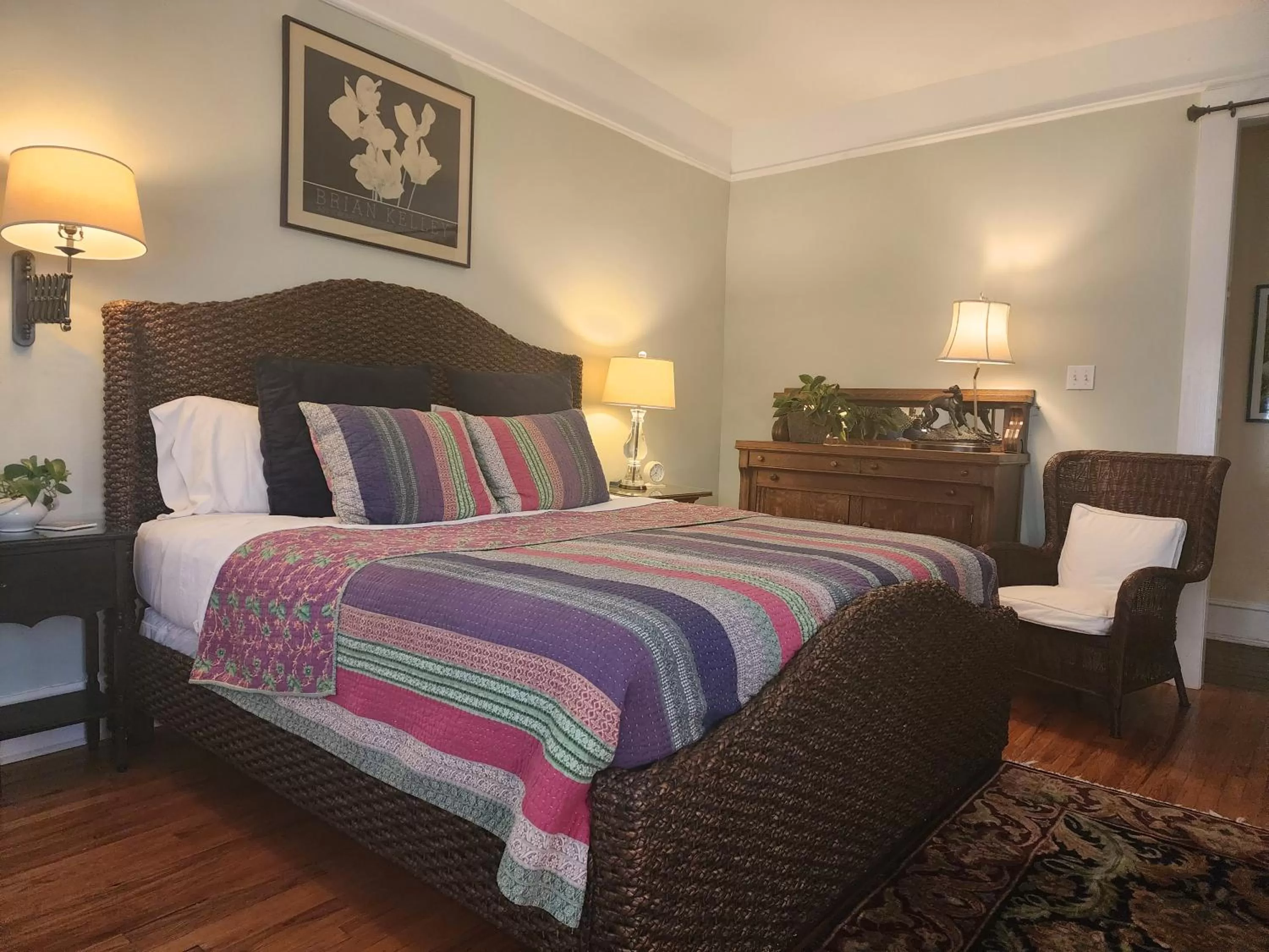 Deluxe King Suite in Rosemont B&B Cottages