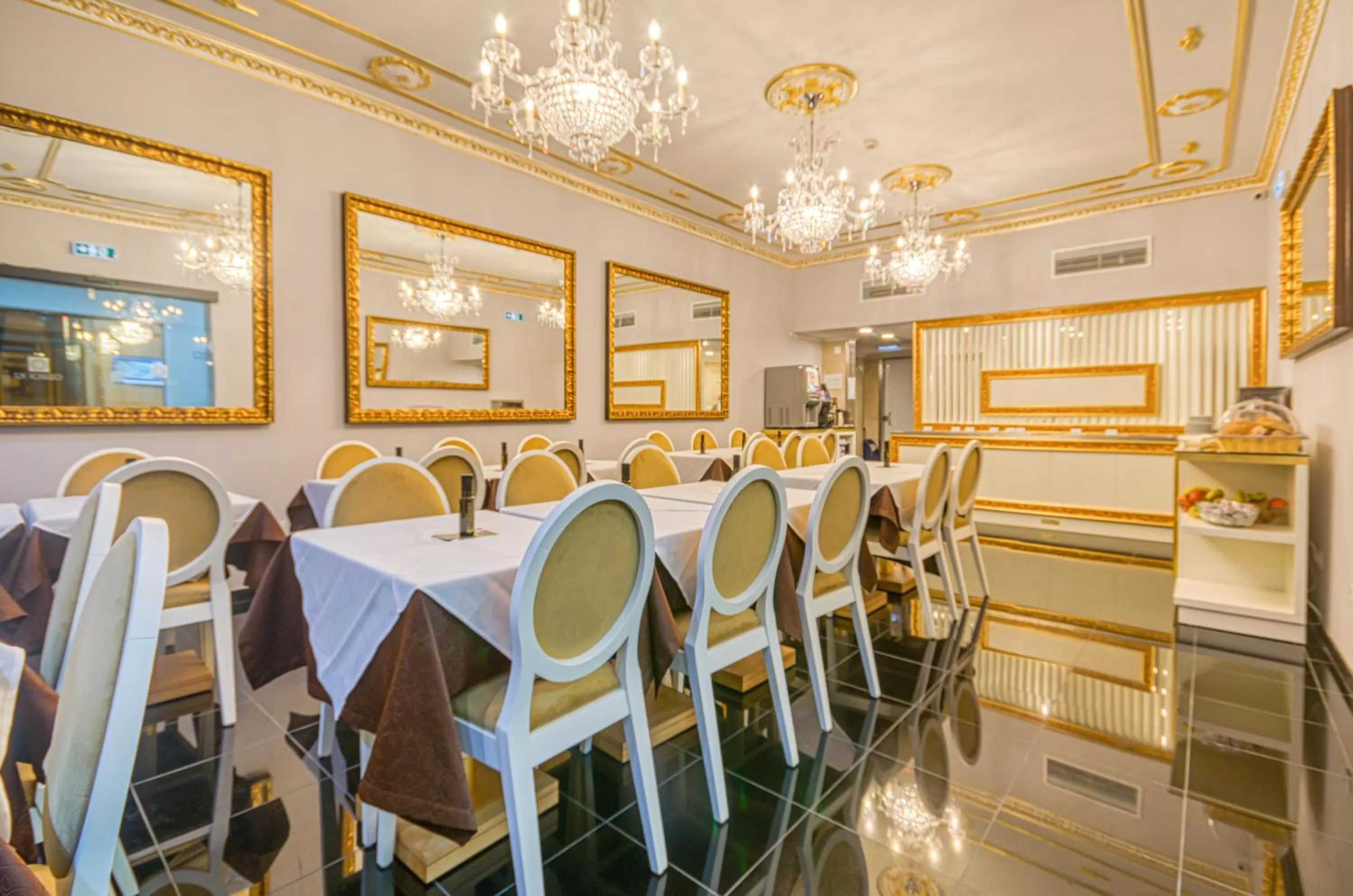 Restaurant/places to eat in Hotel LX Rossio