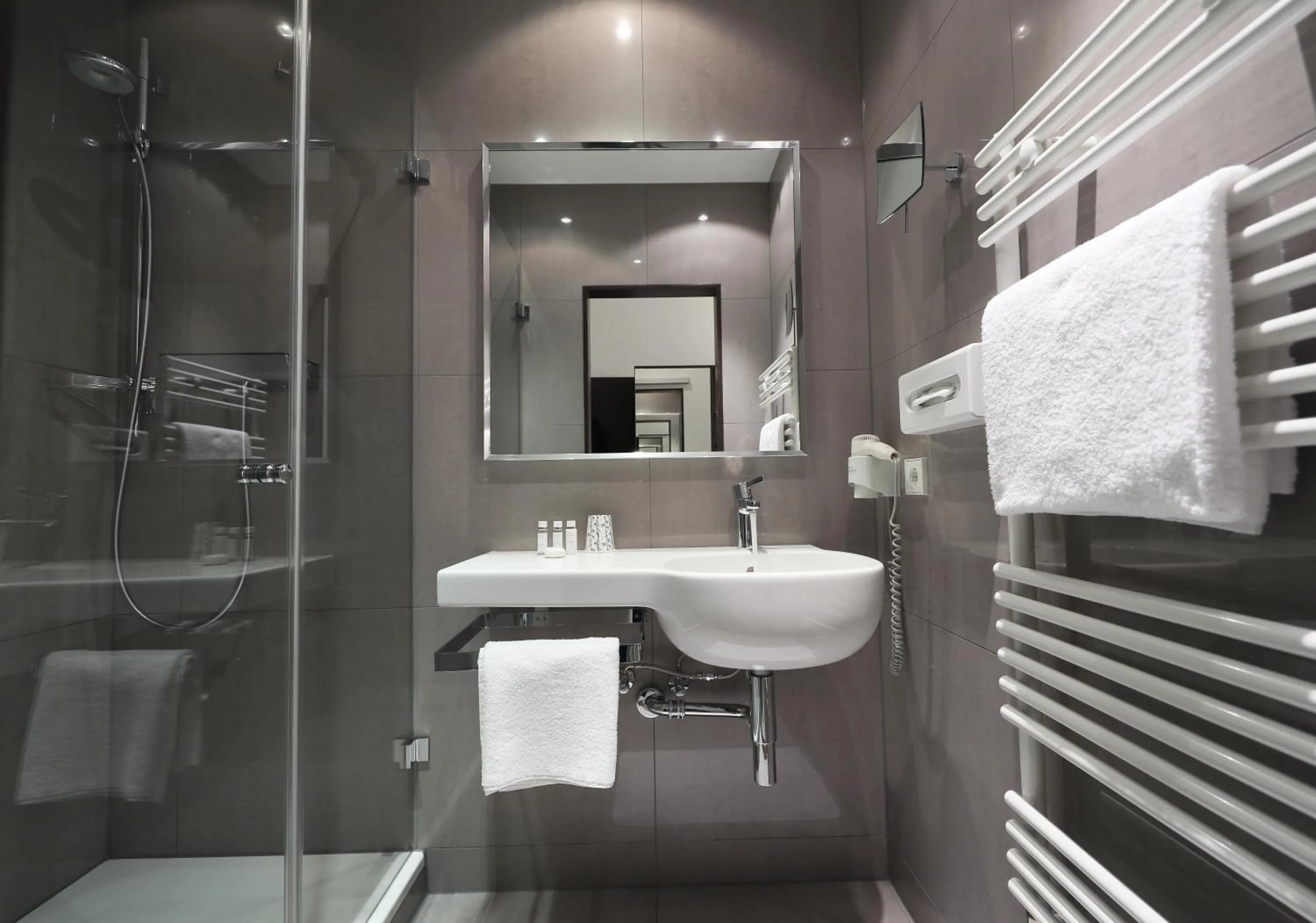 Shower in MOMA1890 Boutique Hotel