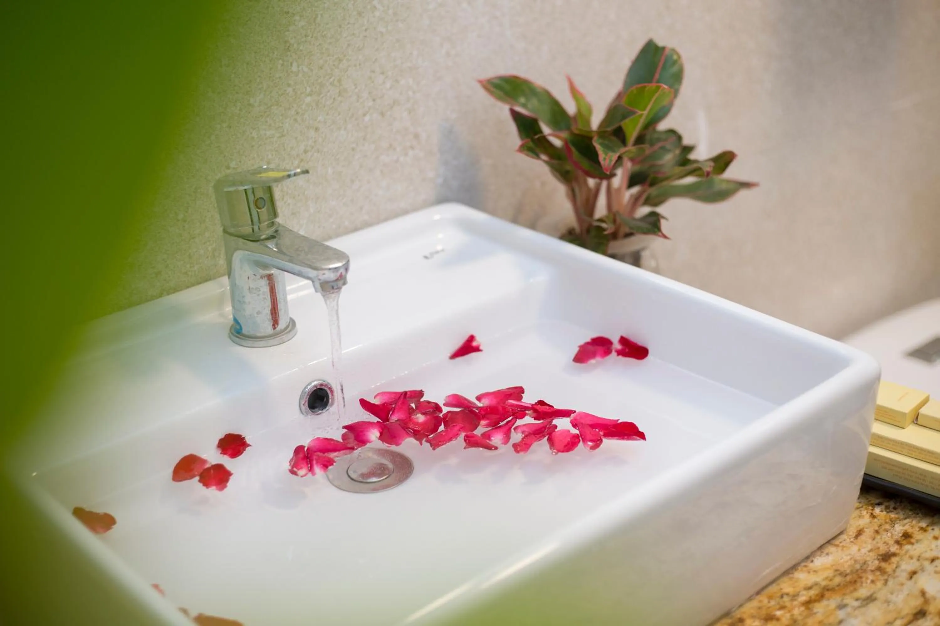Toilet in Galliot Central Hotel