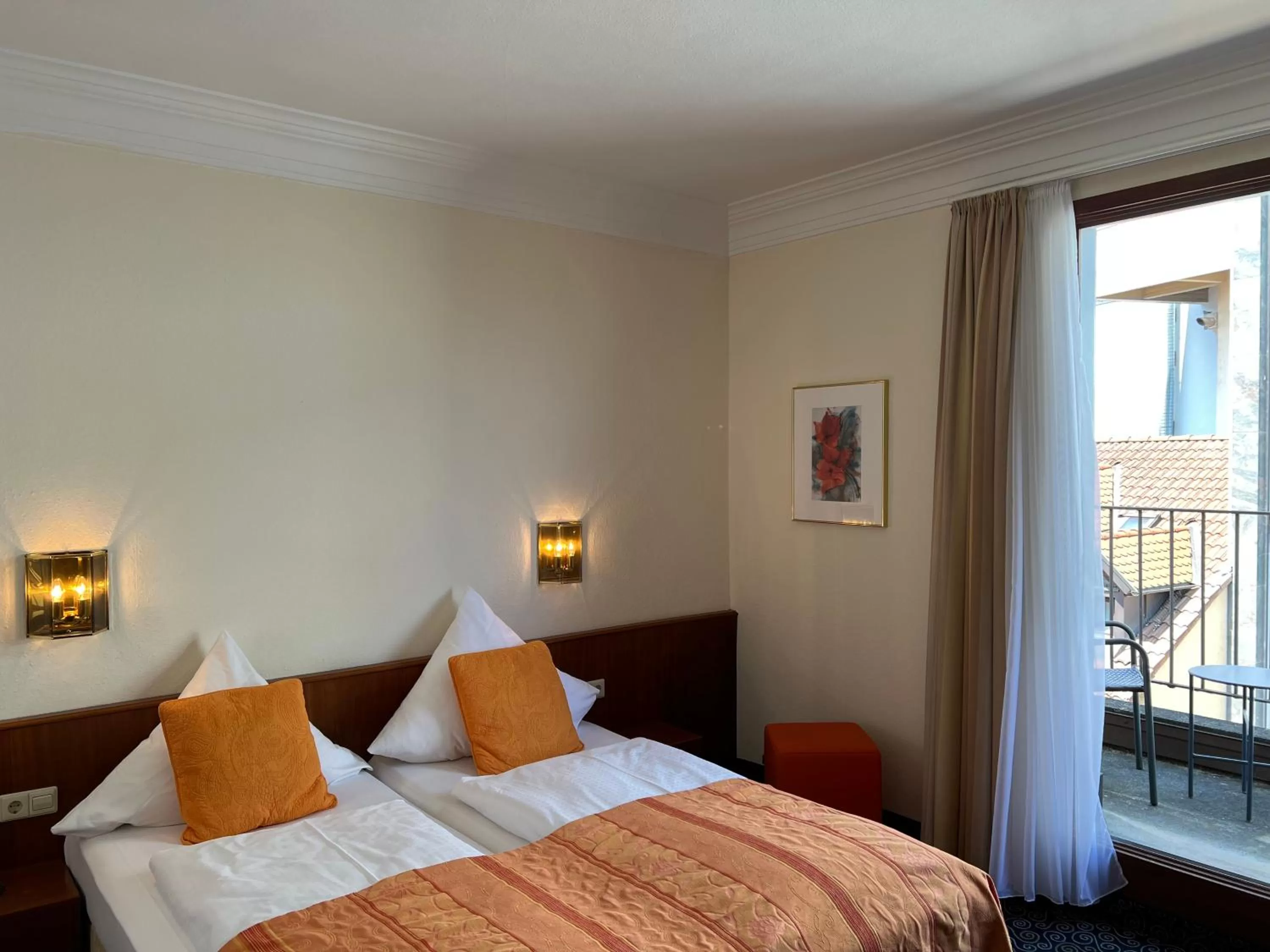 Photo of the whole room, Bed in Stadthotel