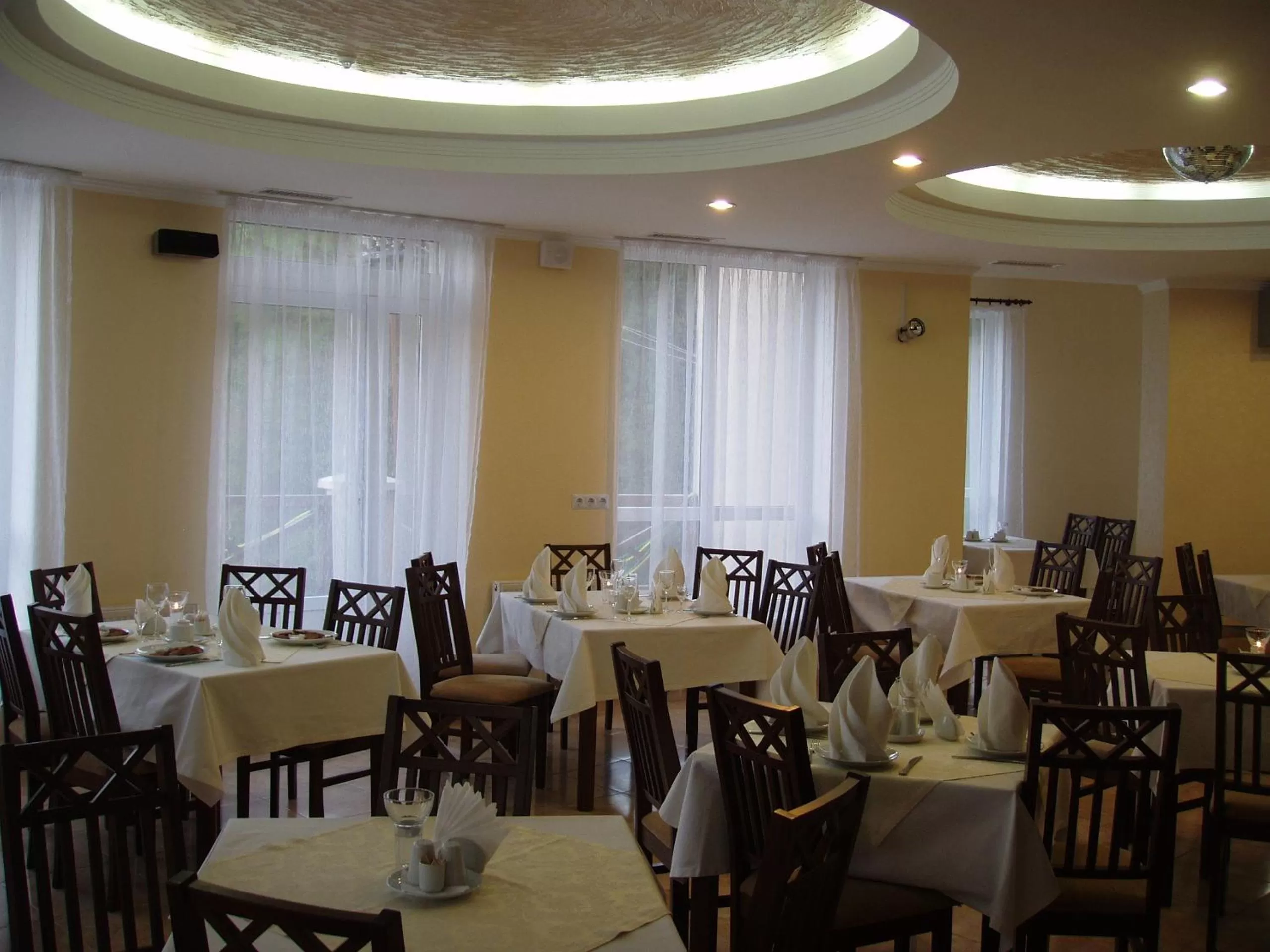 Restaurant/places to eat in Terem