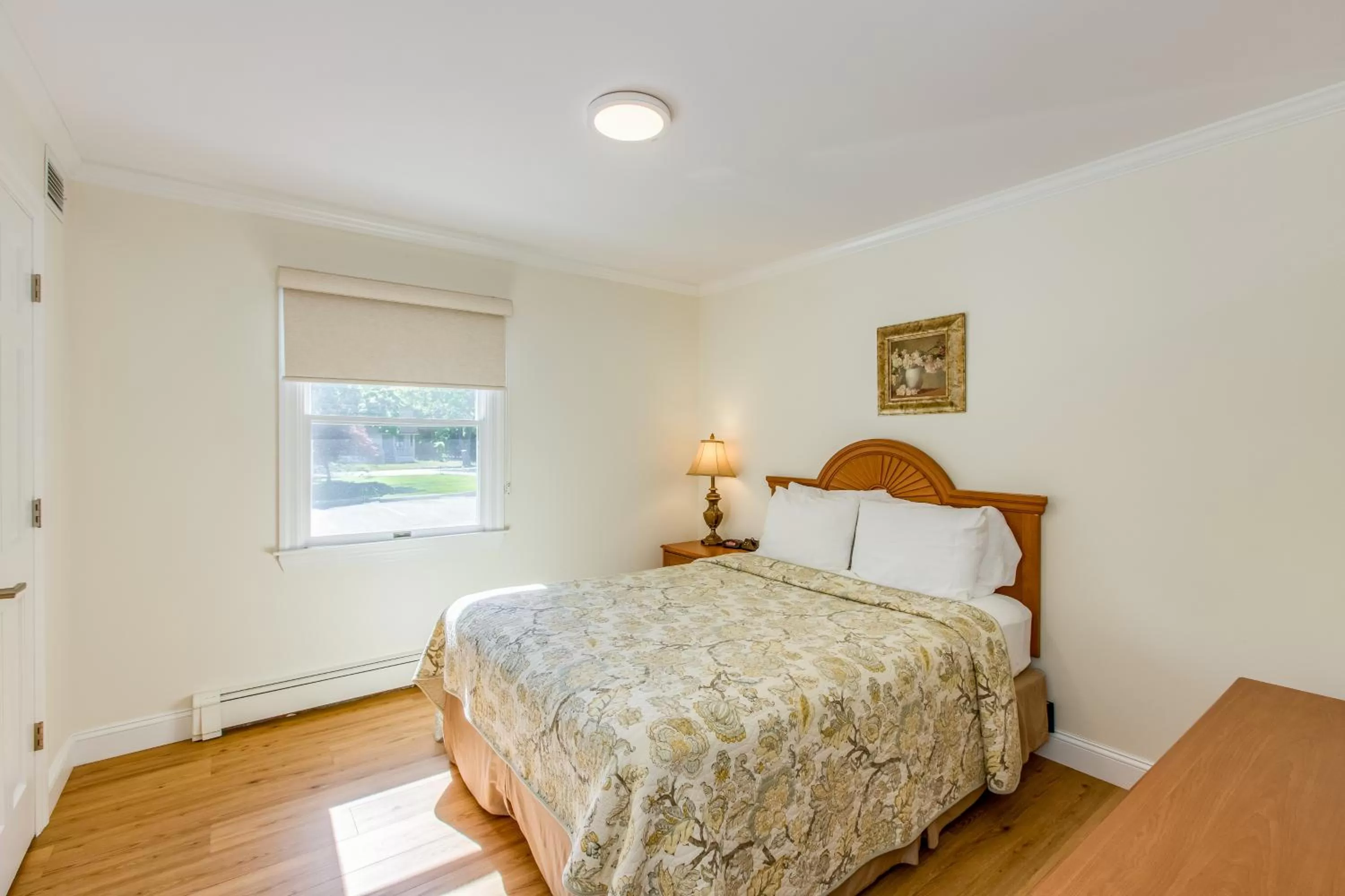 Bed in Colonial Shores Resort