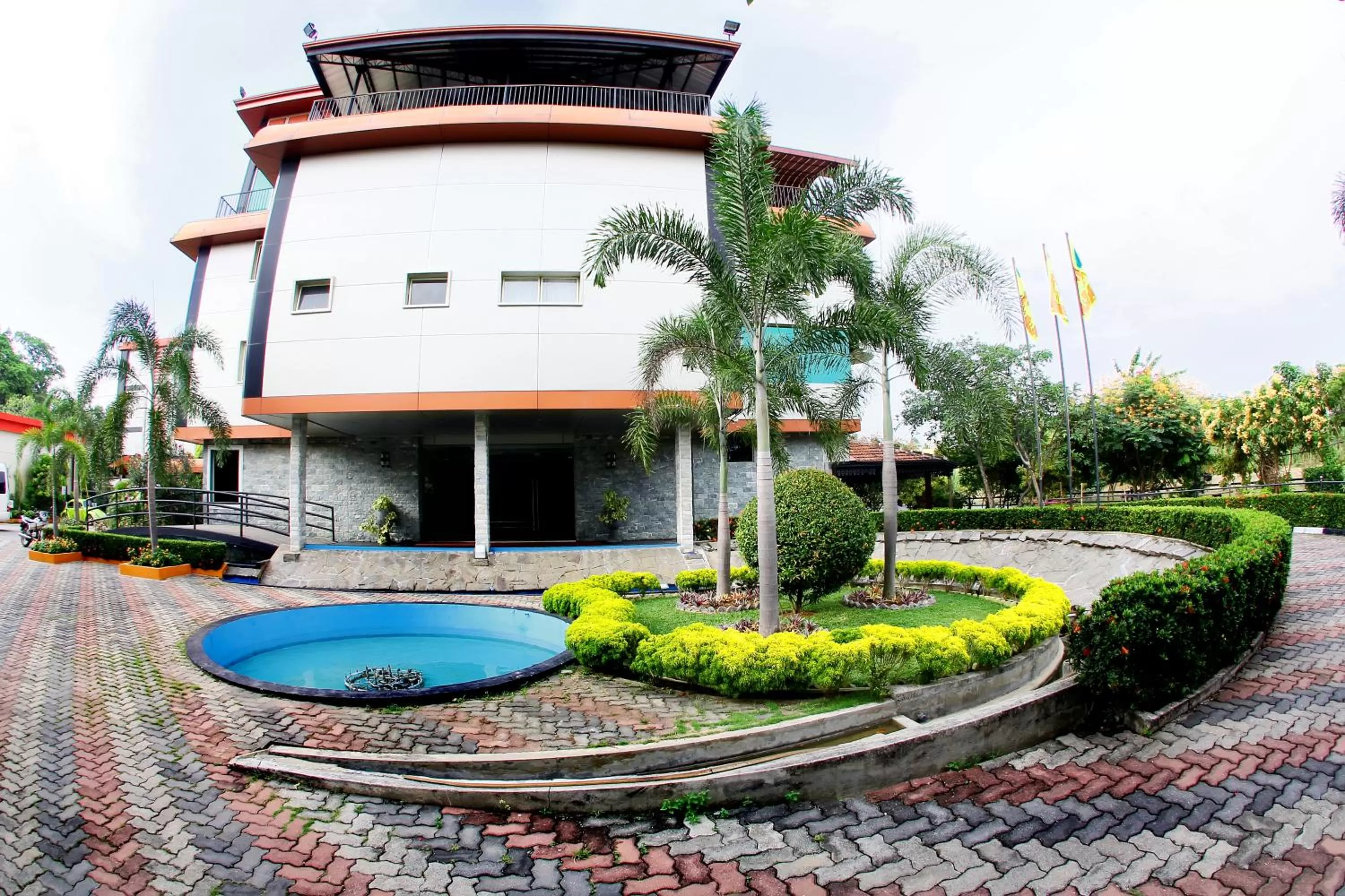 Opulent River Face Hotel