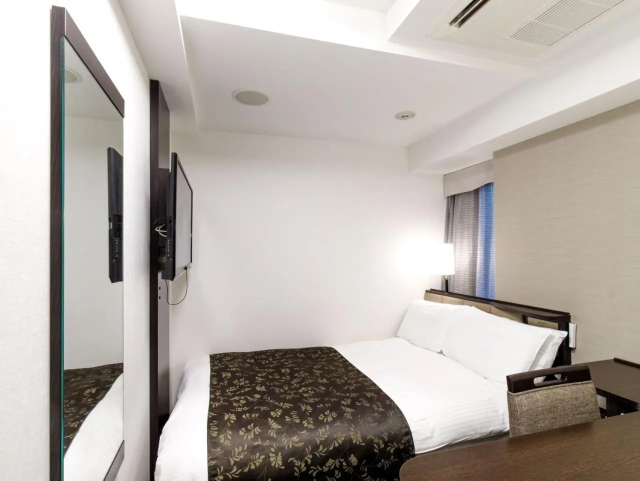 Bed in APA Hotel Ginza Kyobashi Tokyo Eki Yaesu Minamiguchi