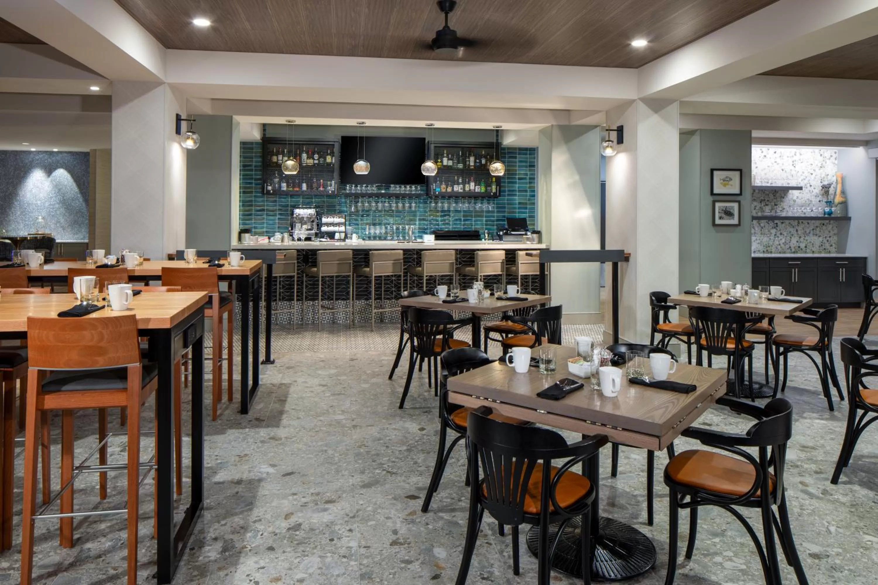 Restaurant/places to eat in Coast Rehoboth Beach, Tapestry Collection By Hilton