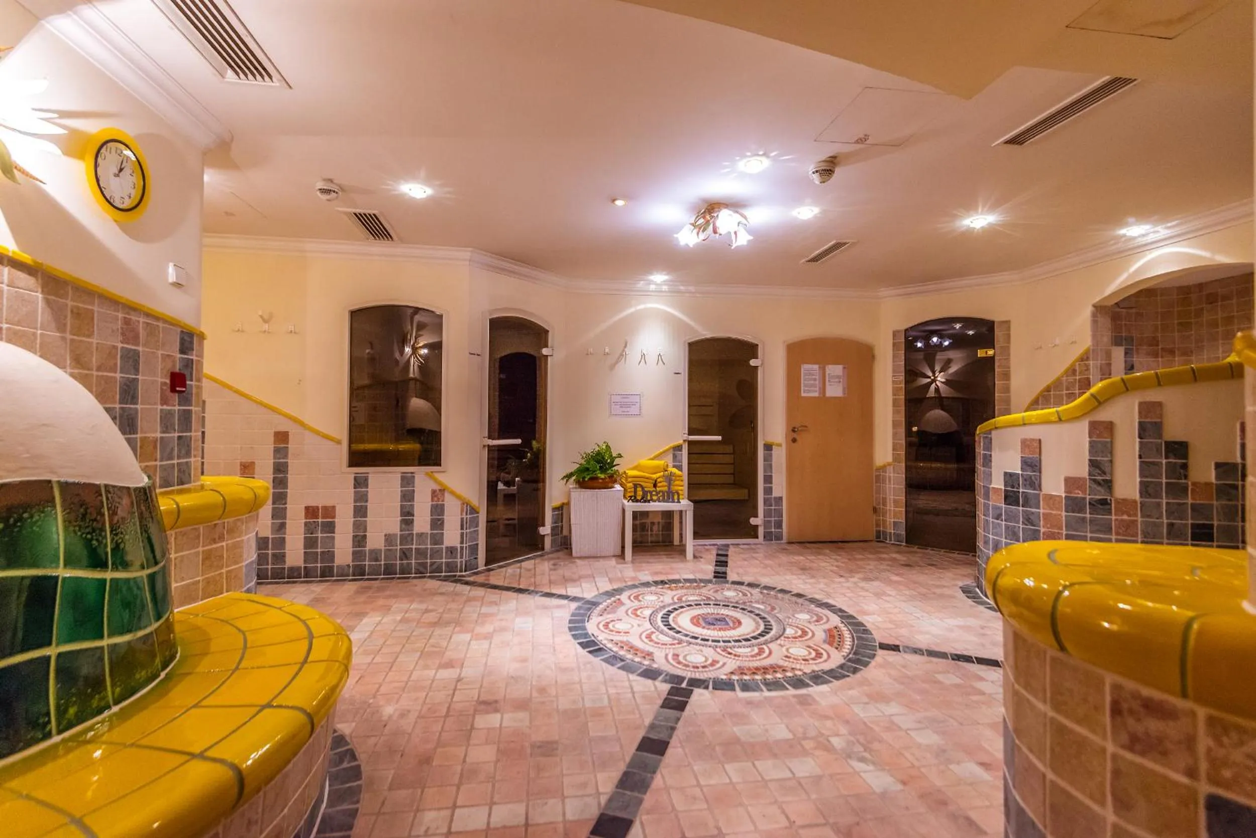 Sauna in Hotel Stoiser Graz -Parkplatz inbegriffen!