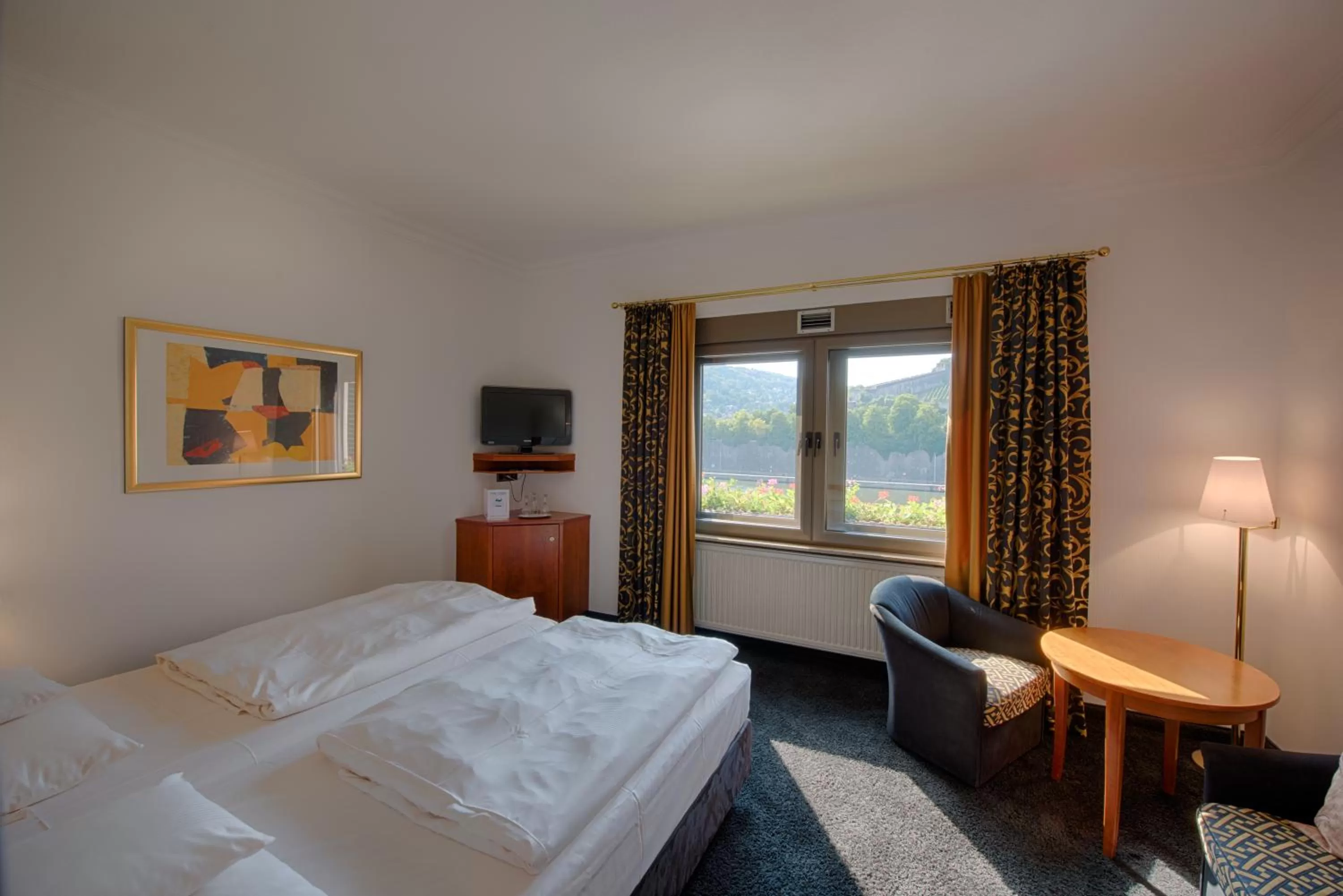 Photo of the whole room, Bed in Hotel & Restaurant Walfisch