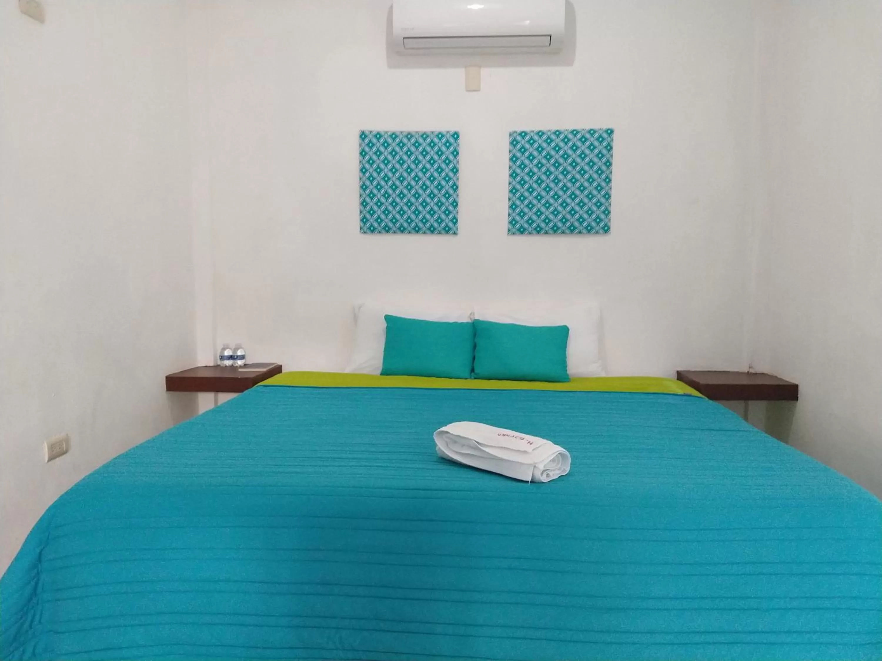 Bed in Hotel España