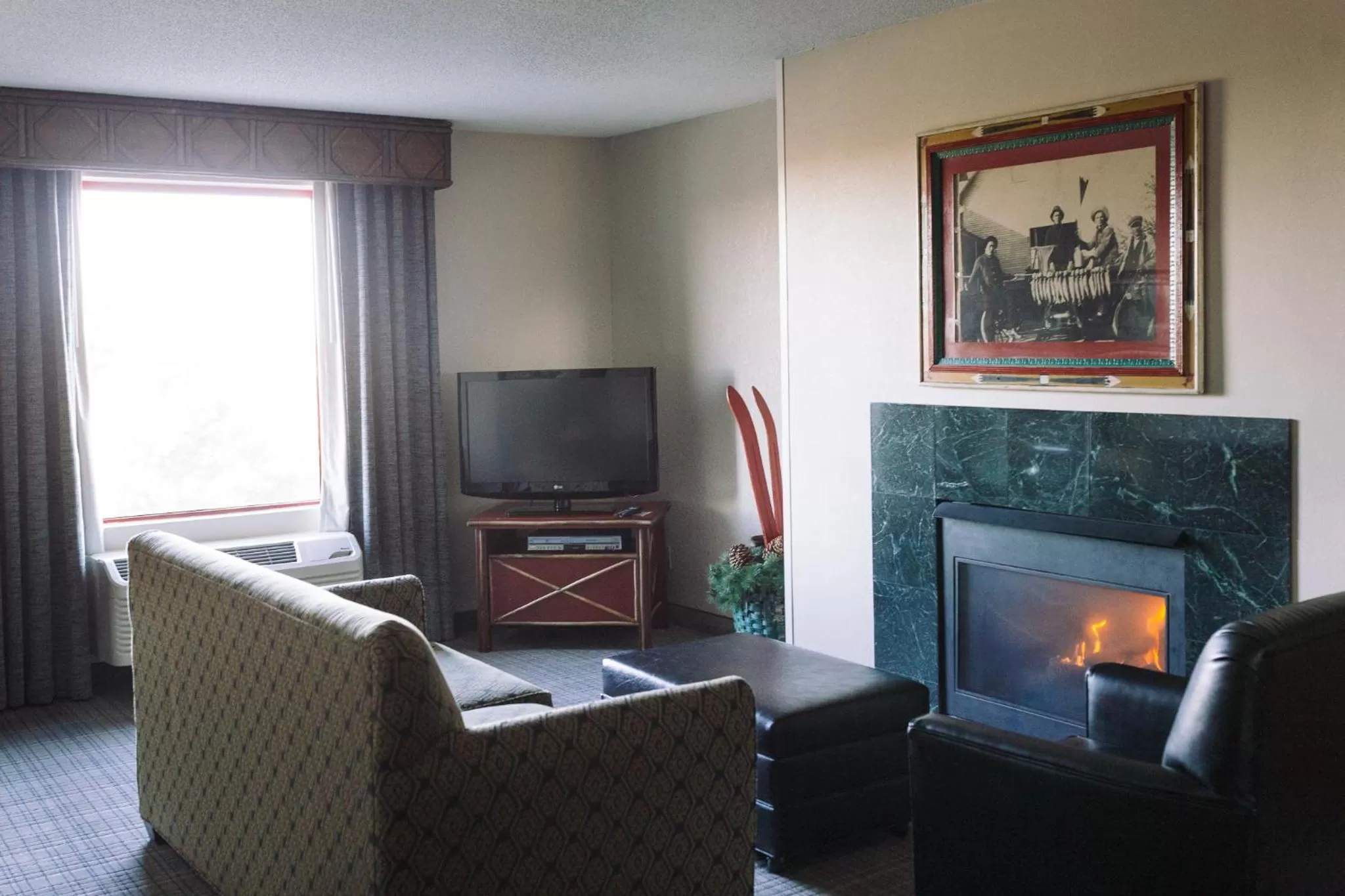 Living room in Wildwood Lodge & Suites