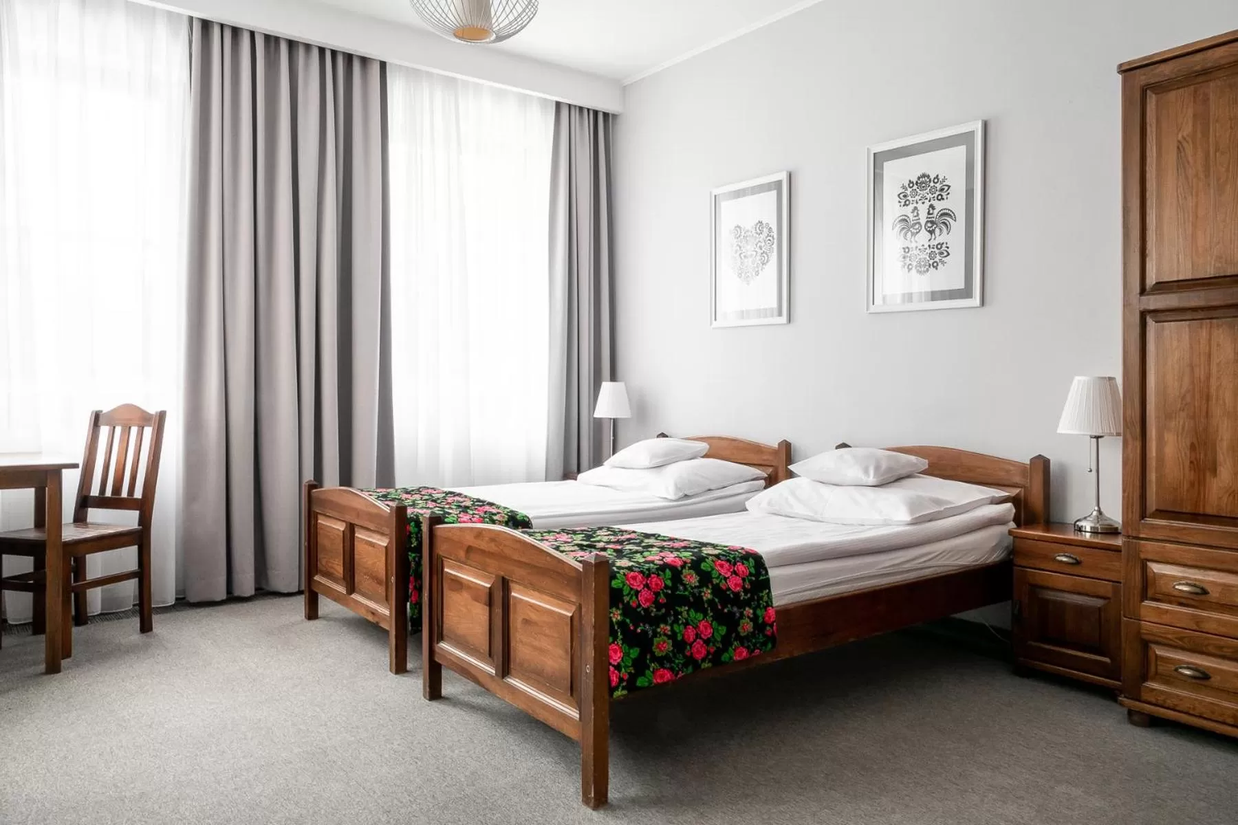 Bedroom, Bed in Rezydencja Sienkiewiczówka