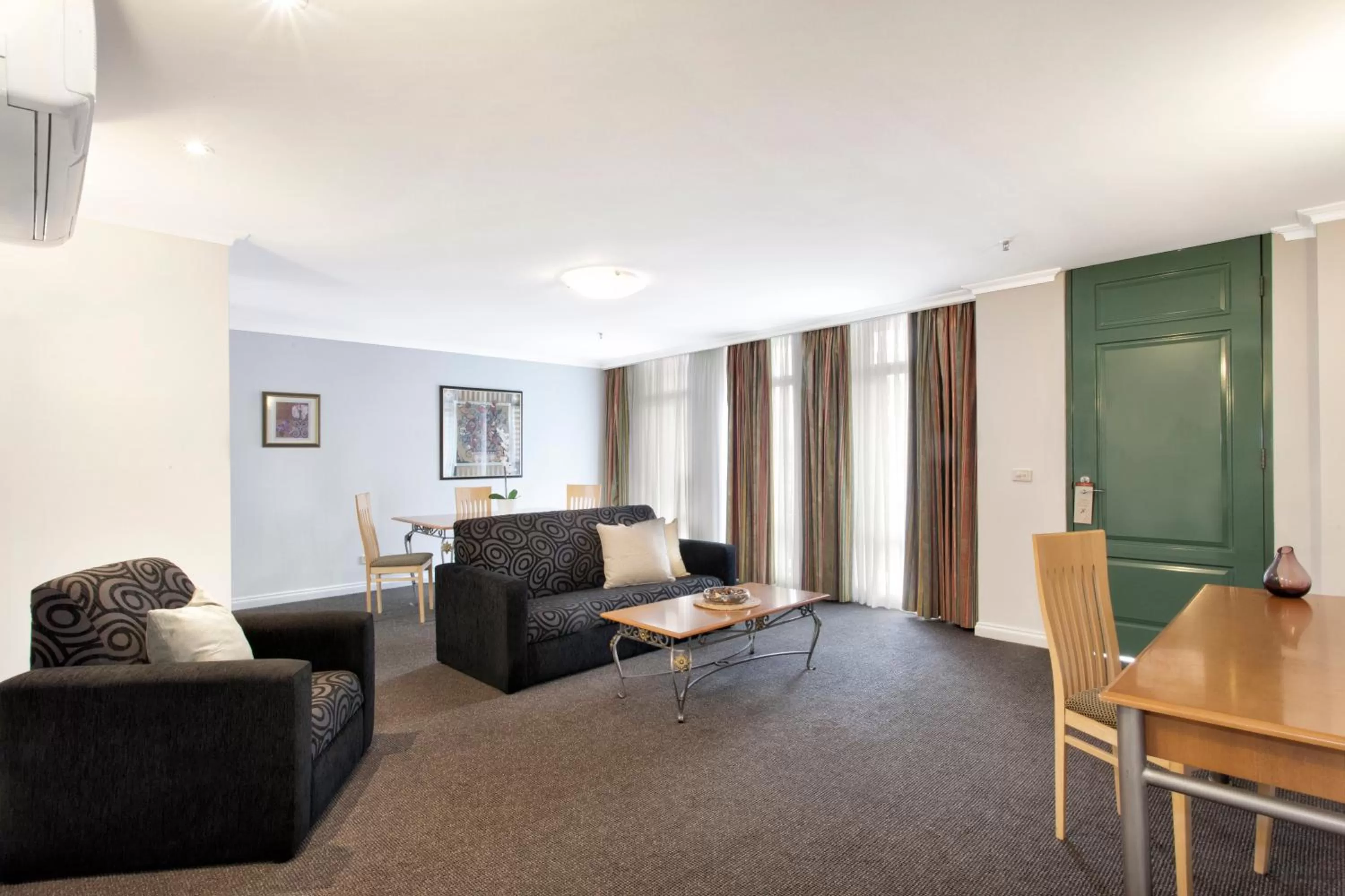 Living room in Melbourne Metropole Central Official