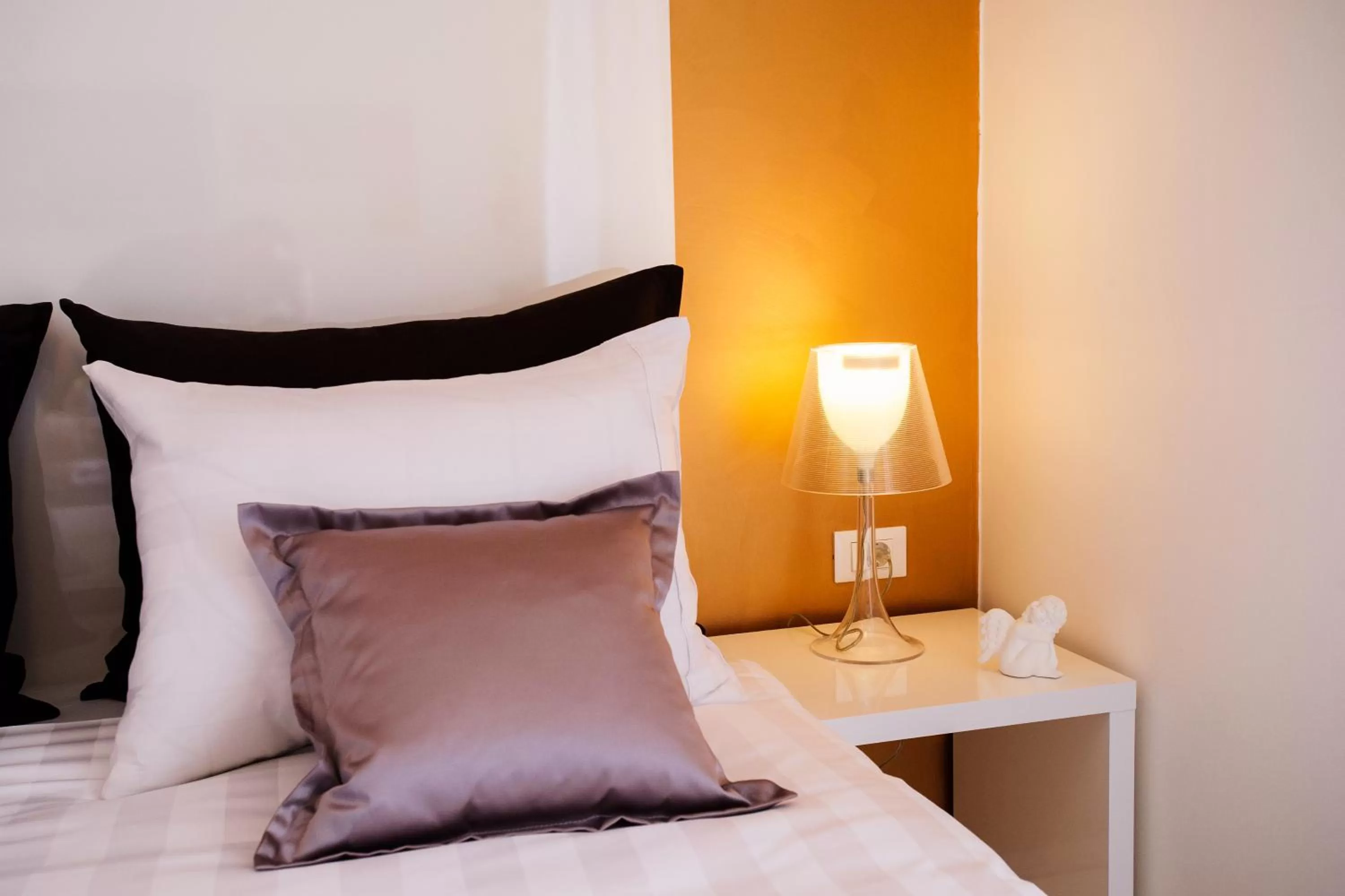 Decorative detail, Bed in Luxury rooms Skystar-Split