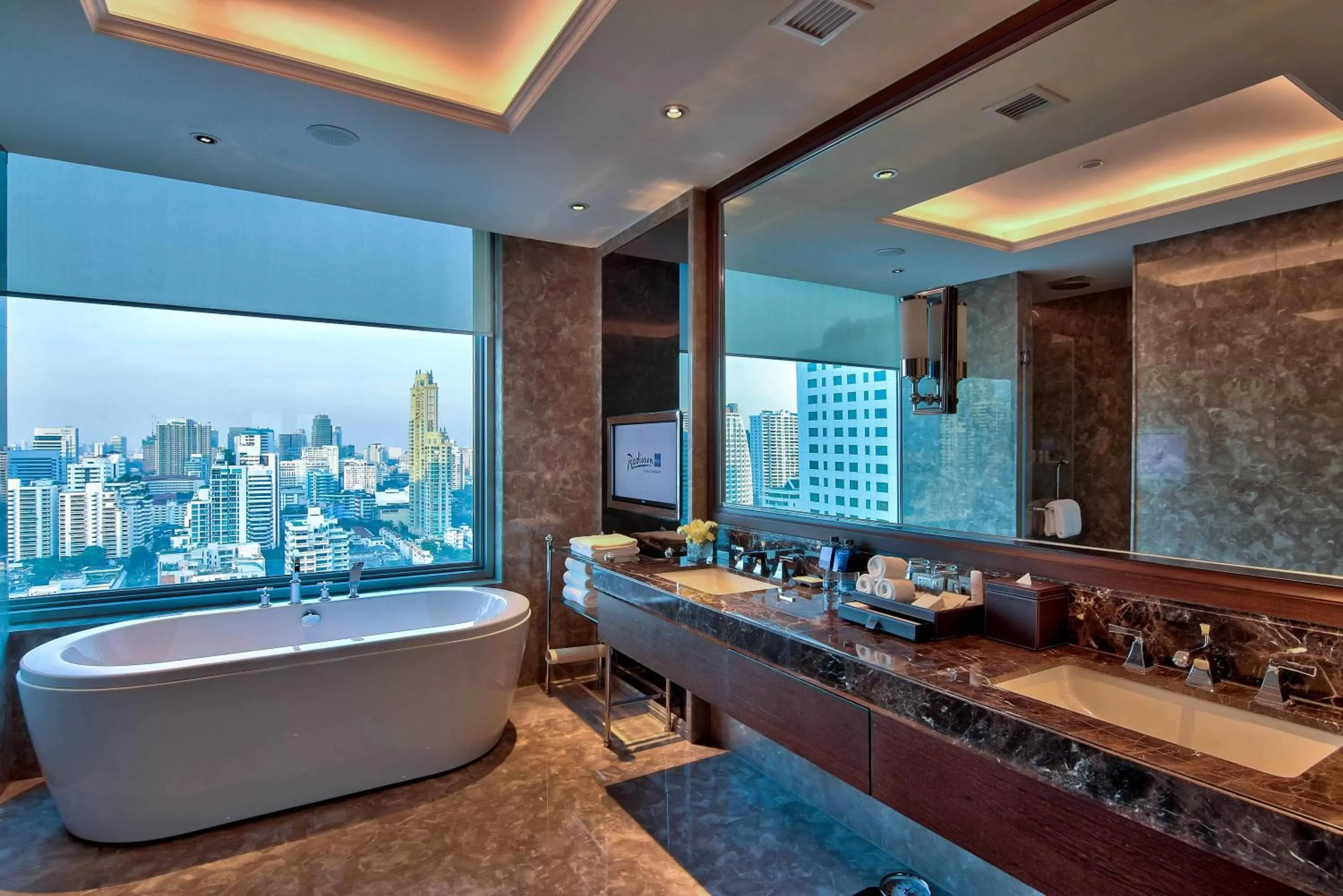 Bathroom in Radisson Blu Plaza Bangkok