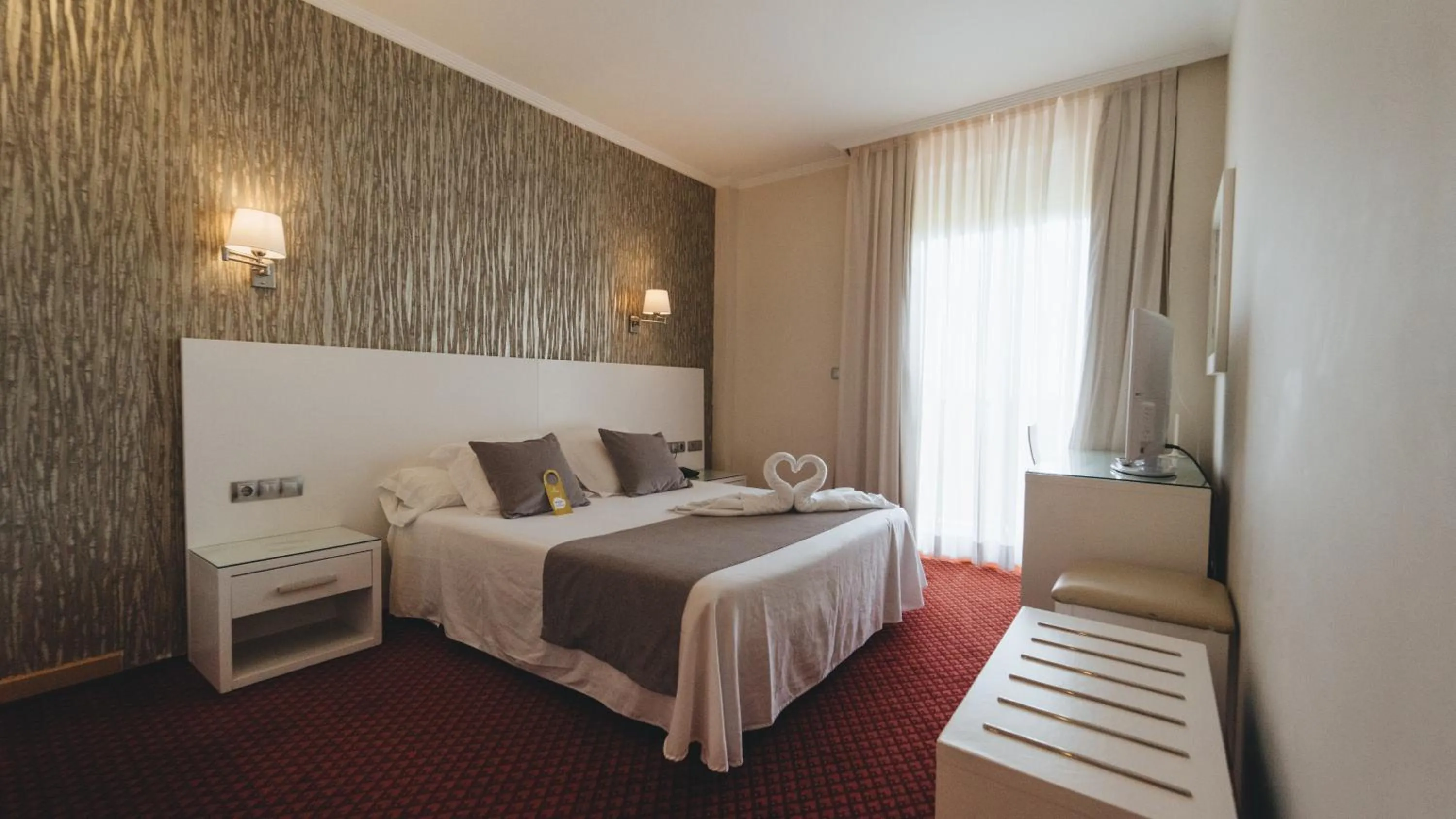 Bedroom, Bed in Peregrina Hotel