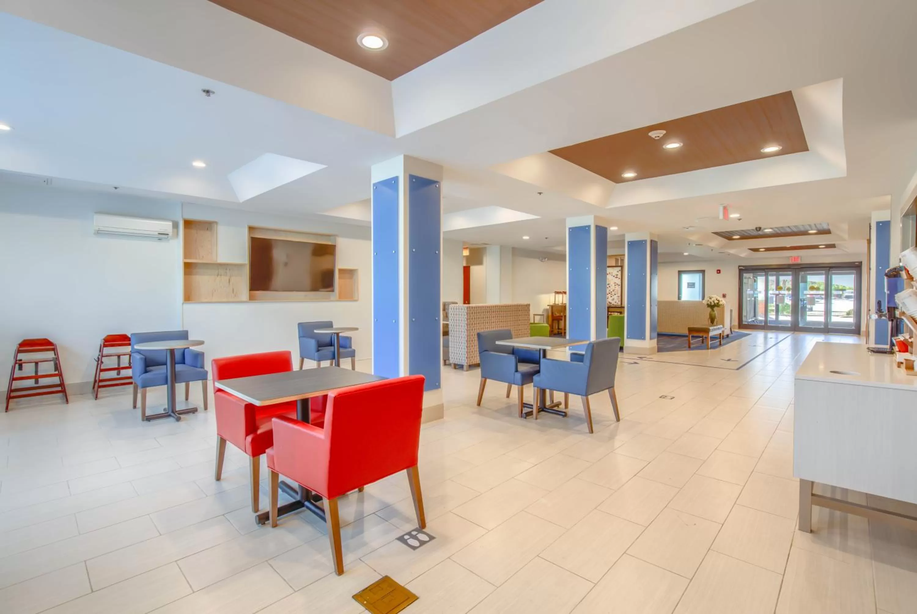 Restaurant/places to eat in Holiday Inn Express Hotel & Suites Gulf Shores by IHG