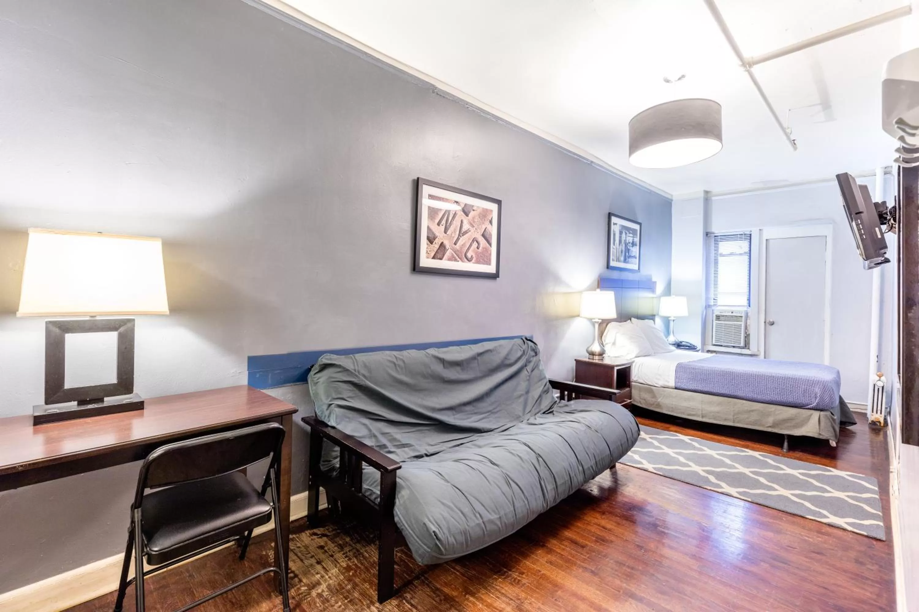 Photo of the whole room, Bed in Hotel 309