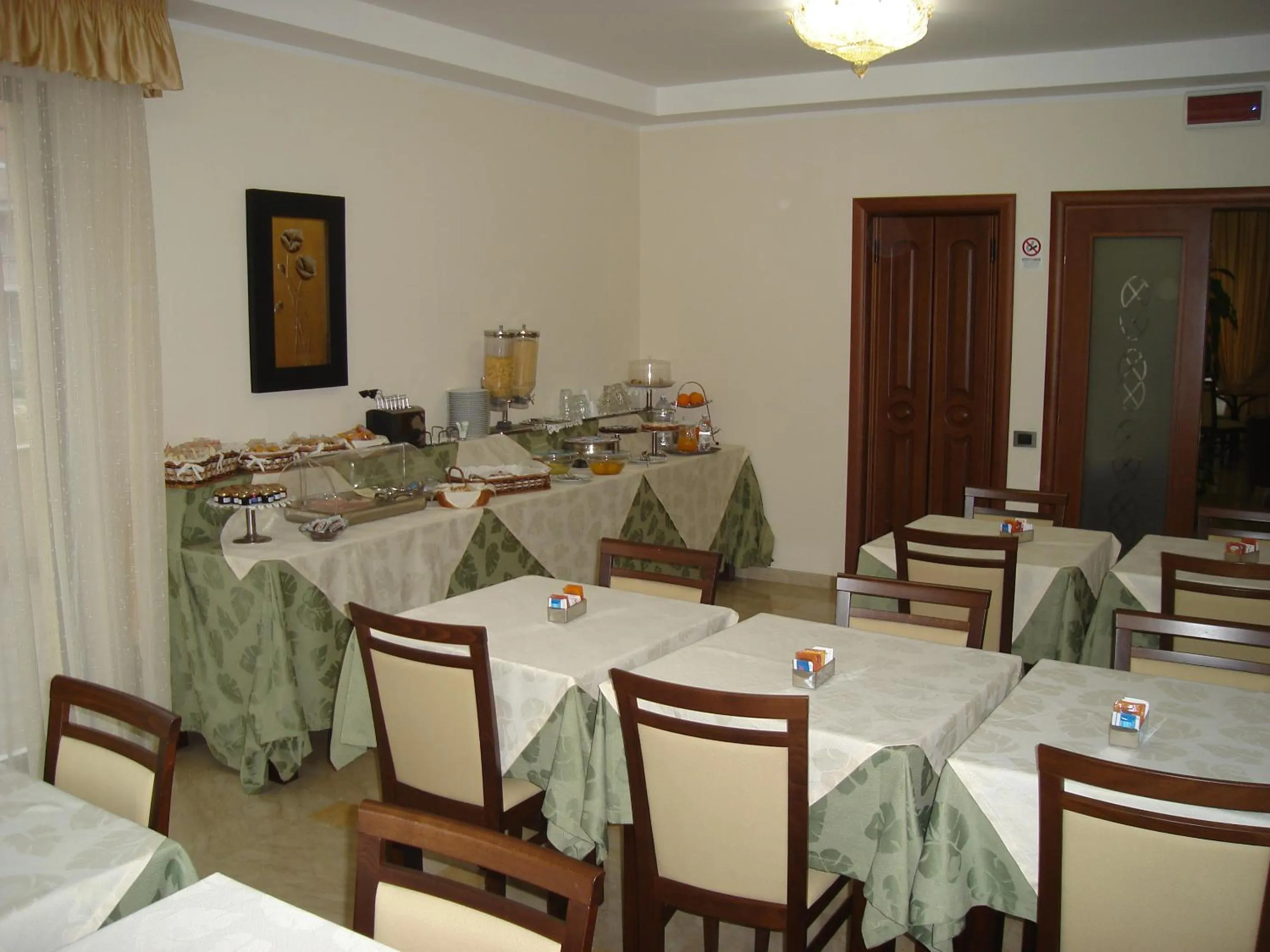 Restaurant/places to eat in Hotel Le Palme