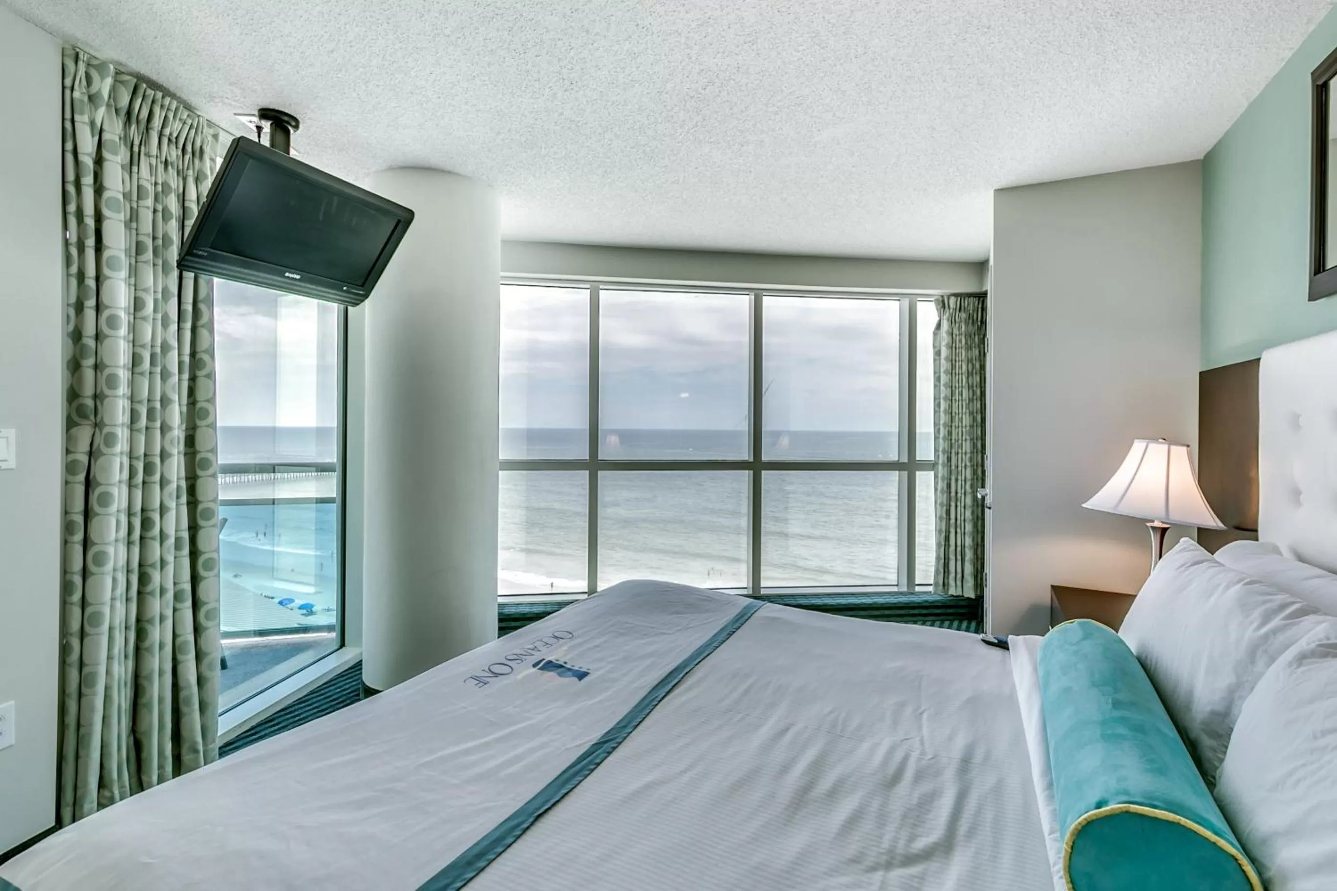 Bed in Oceans One Resort