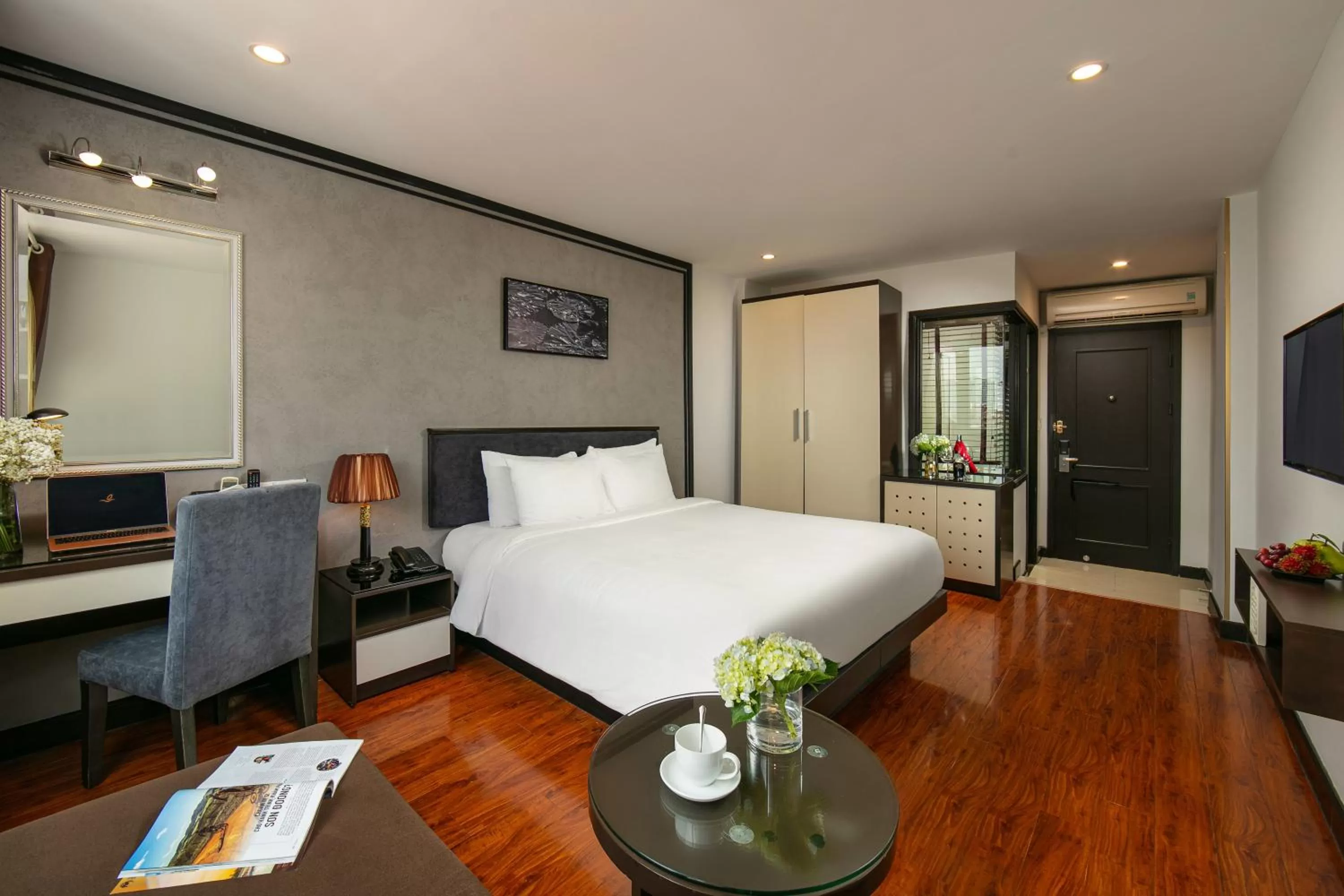 Bed in Hanoi La Palm Premier Hotel & Spa