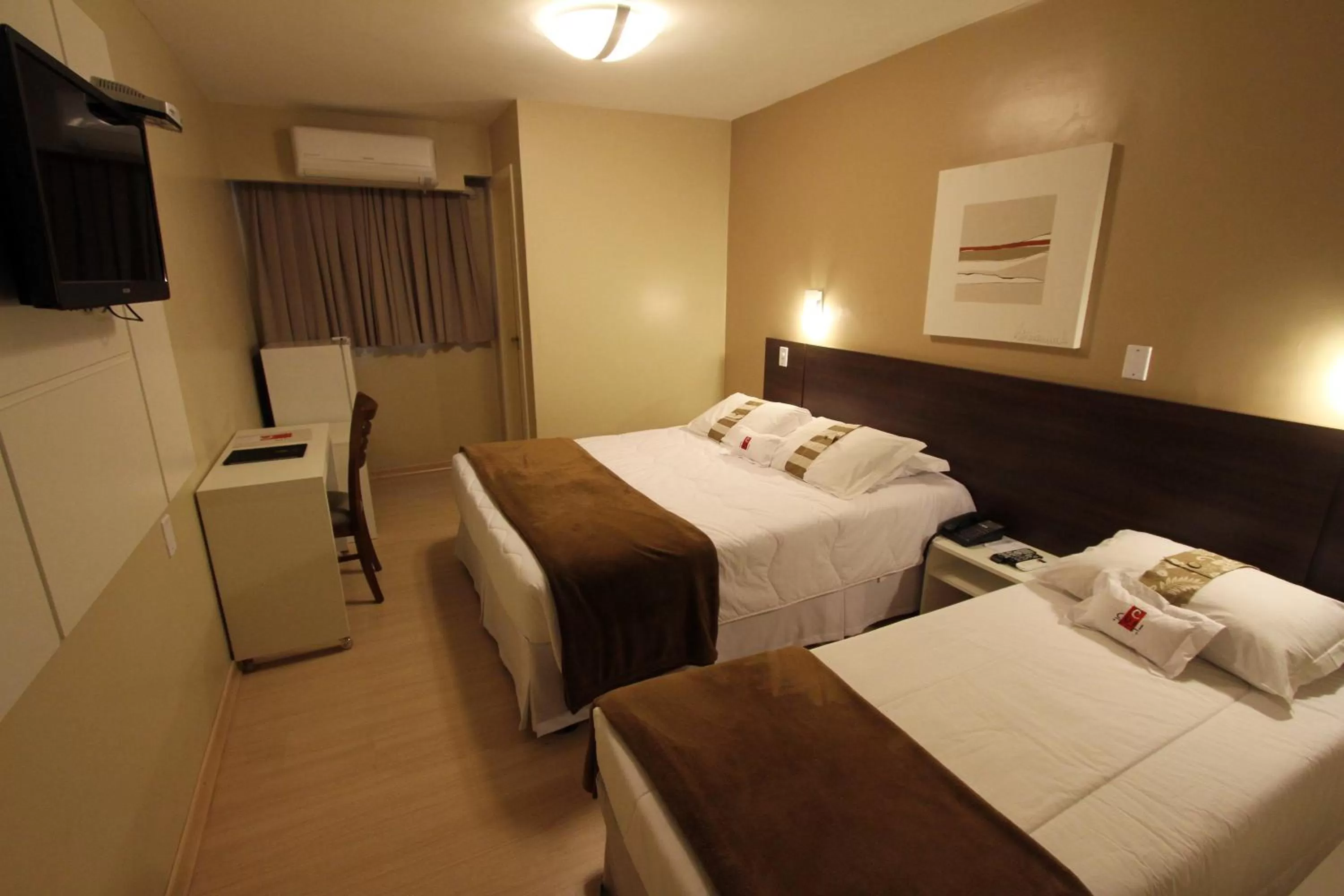 Bedroom, Bed in Hotel Curi Executive