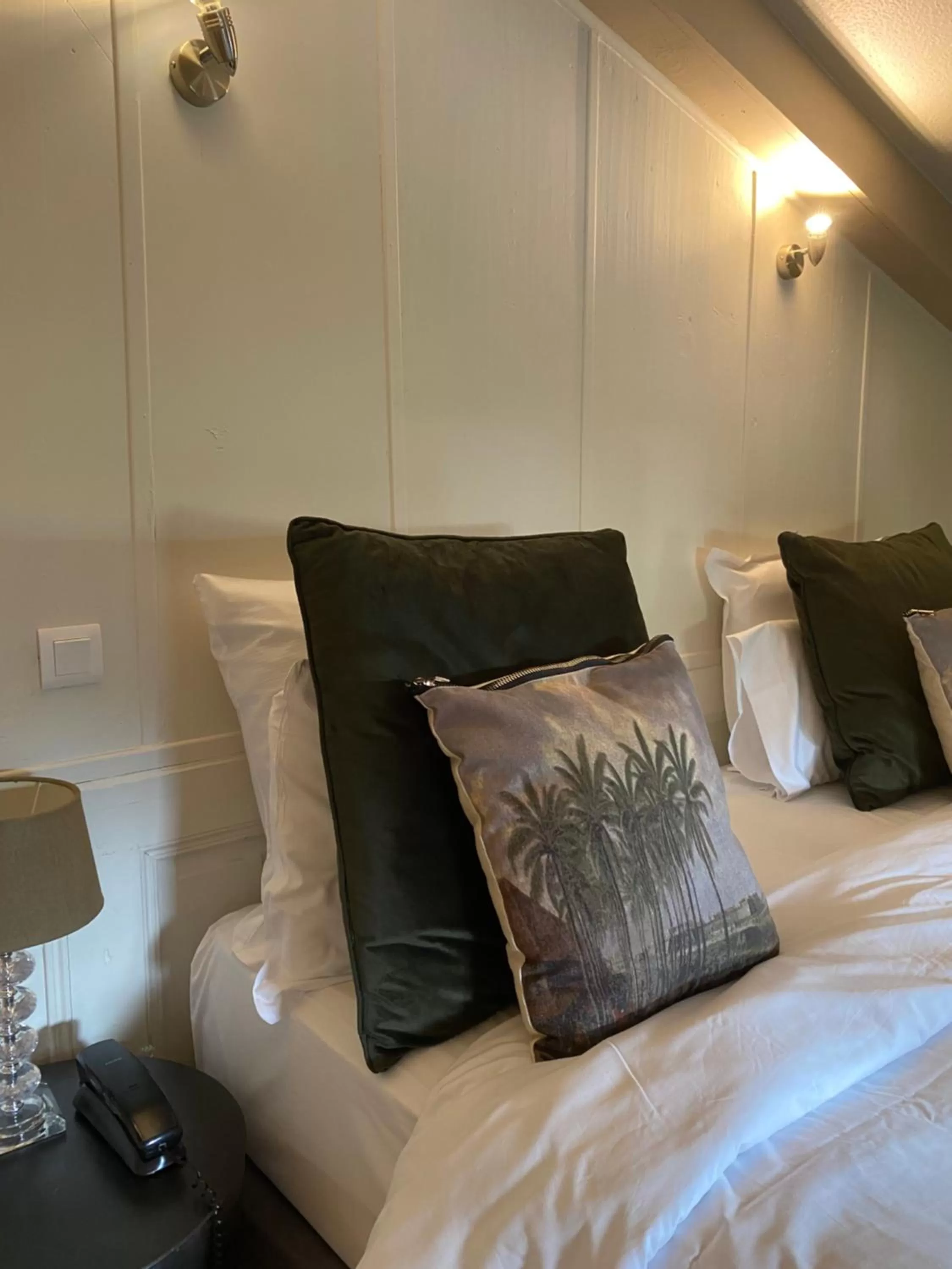 Bedroom, Bed in LA VILLA Hôtel-Restaurant