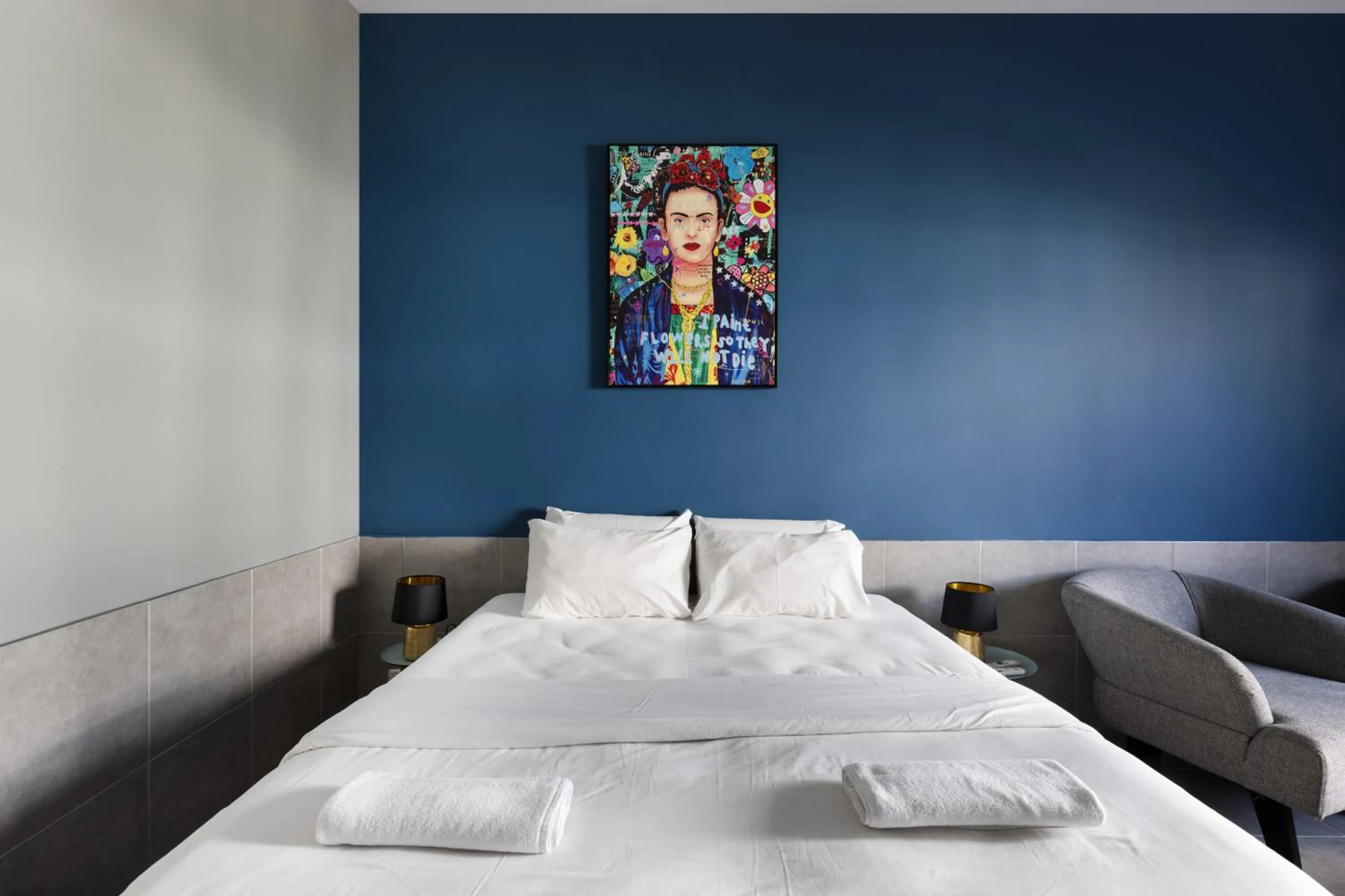 Bed in Liber Tel Aviv Sea Shore Suites BY RAPHAEL HOTELS