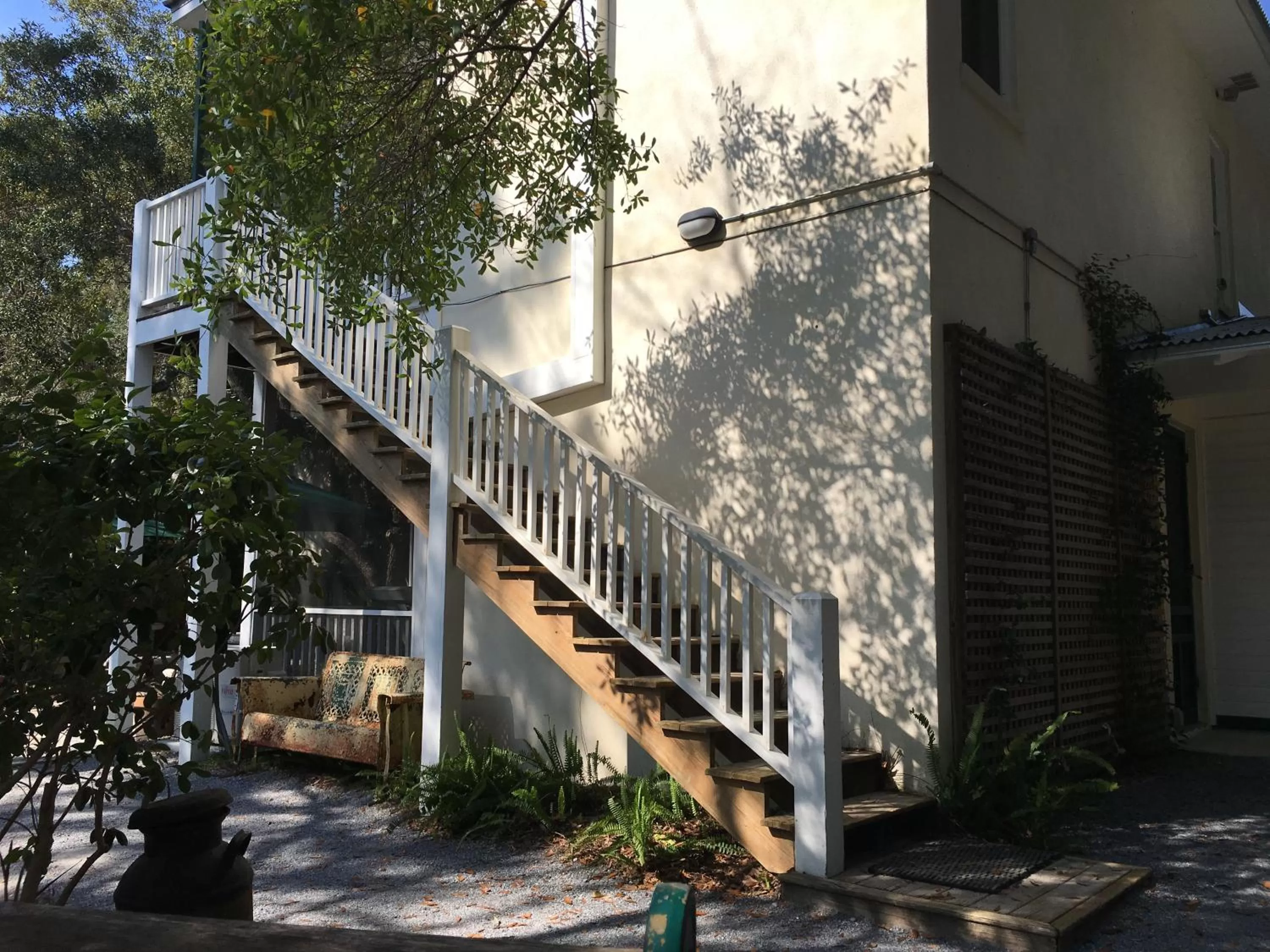 Deluxe Double Room with Bath in Hibiscus Coffee & Guesthouse