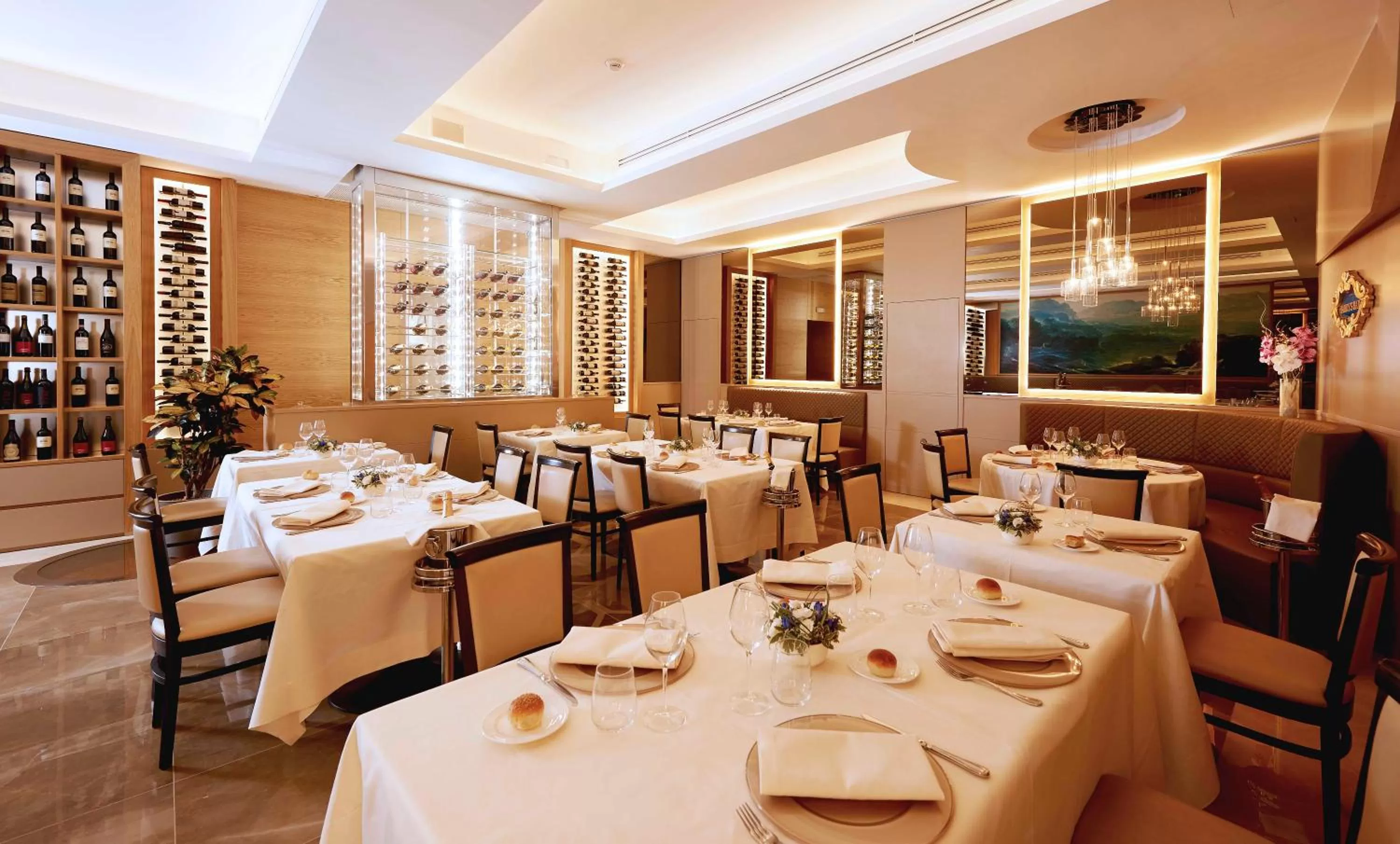 Restaurant/places to eat in Harry's Bar Trevi Hotel & Restaurant