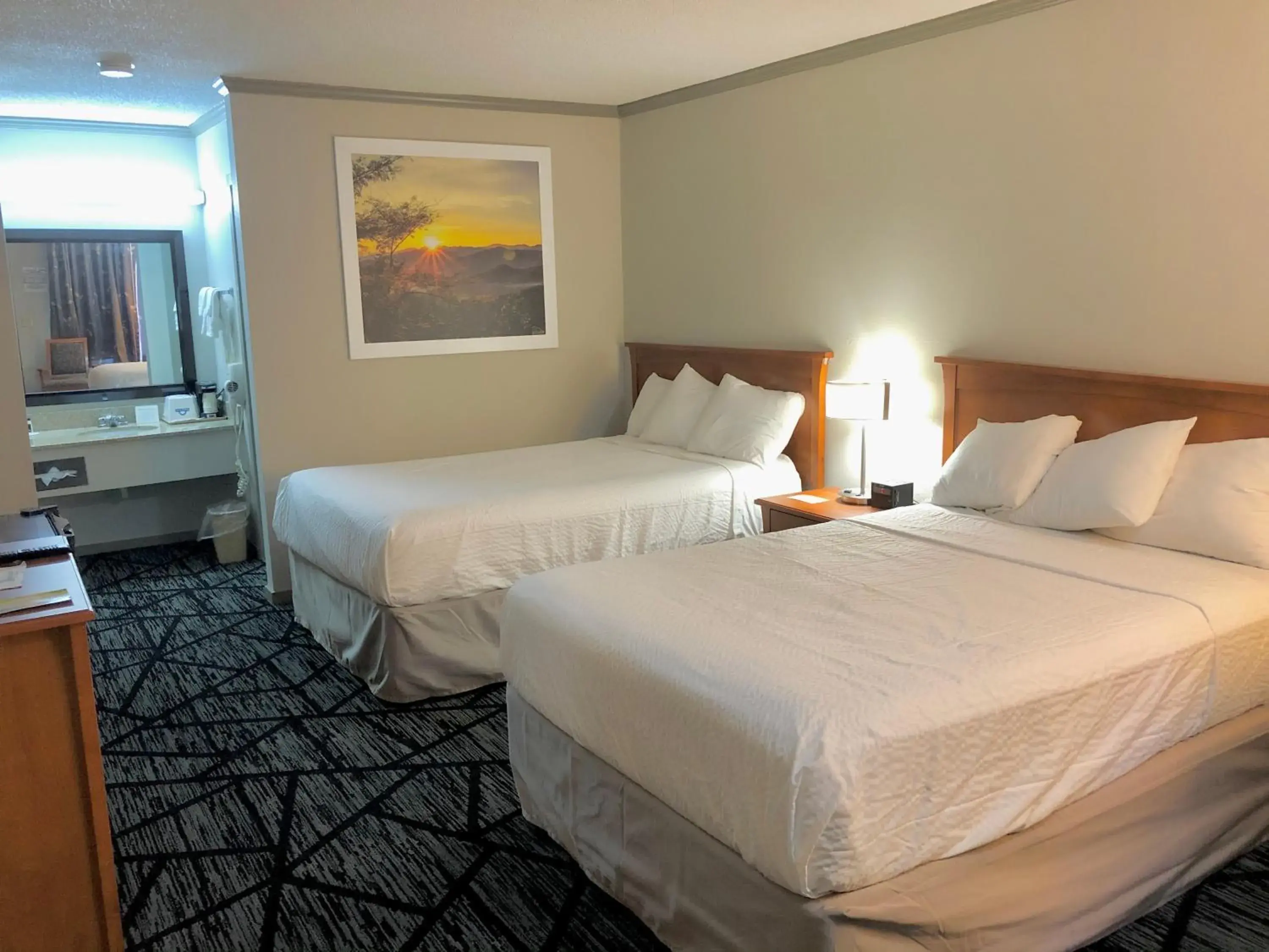 Double Room with Two Double Beds - Non-Smoking in Days Inn by Wyndham Manning Double Room with Two Double Beds - Non-Smoking in Days Inn by Wyndham Manning