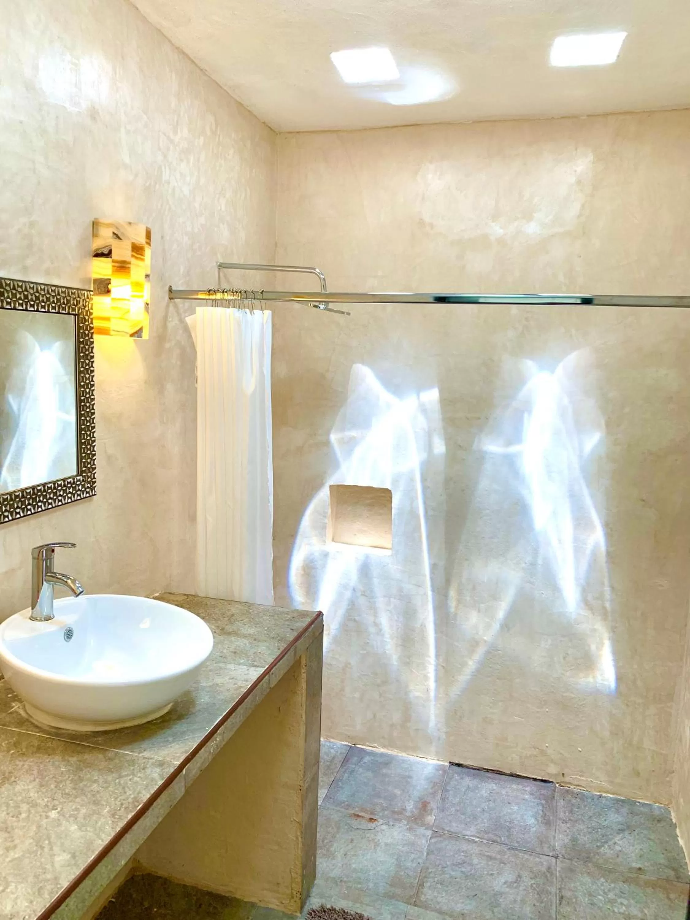 Bathroom in Hotel Green River