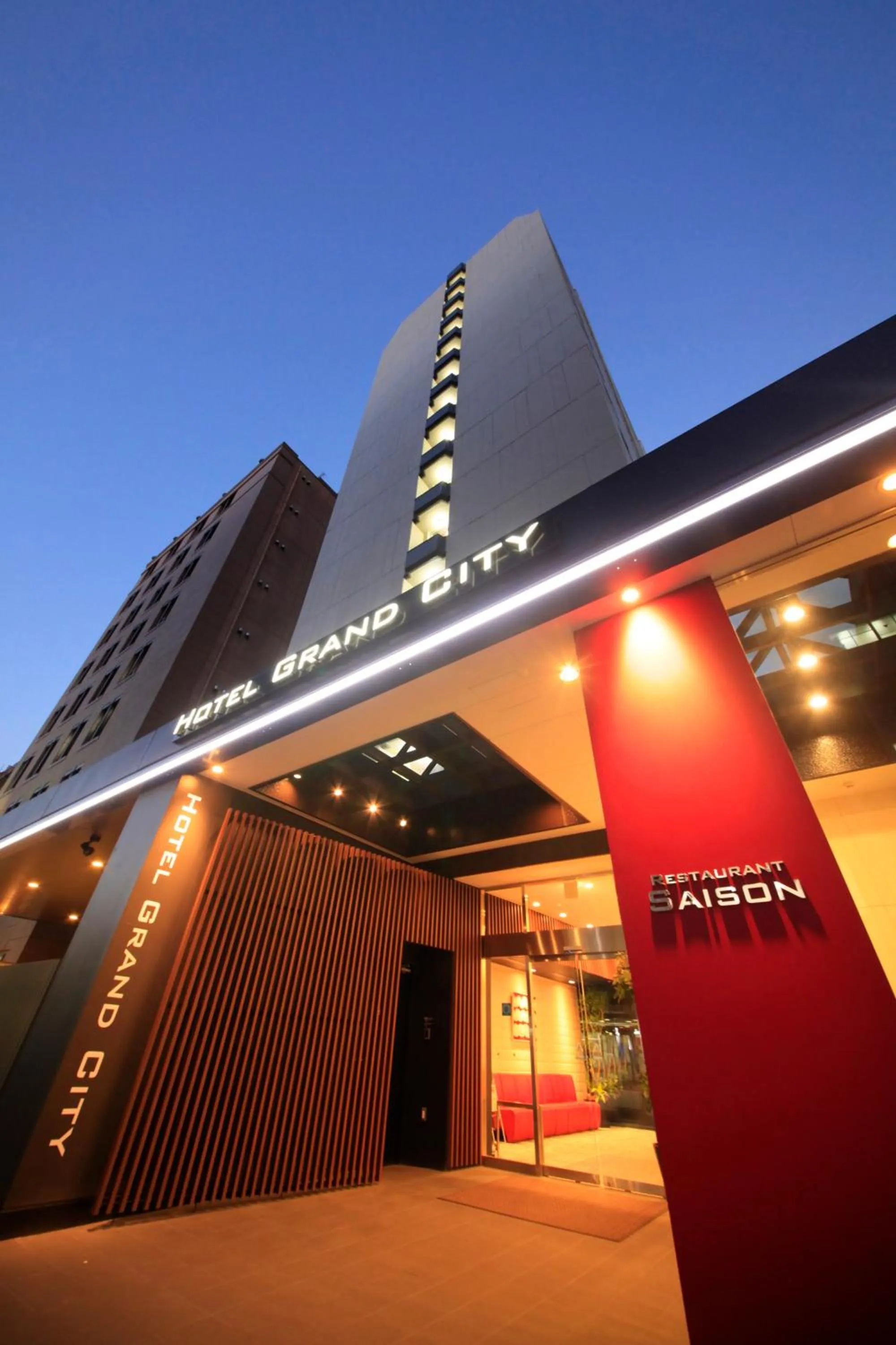 Restaurant/places to eat in Hotel Grand City