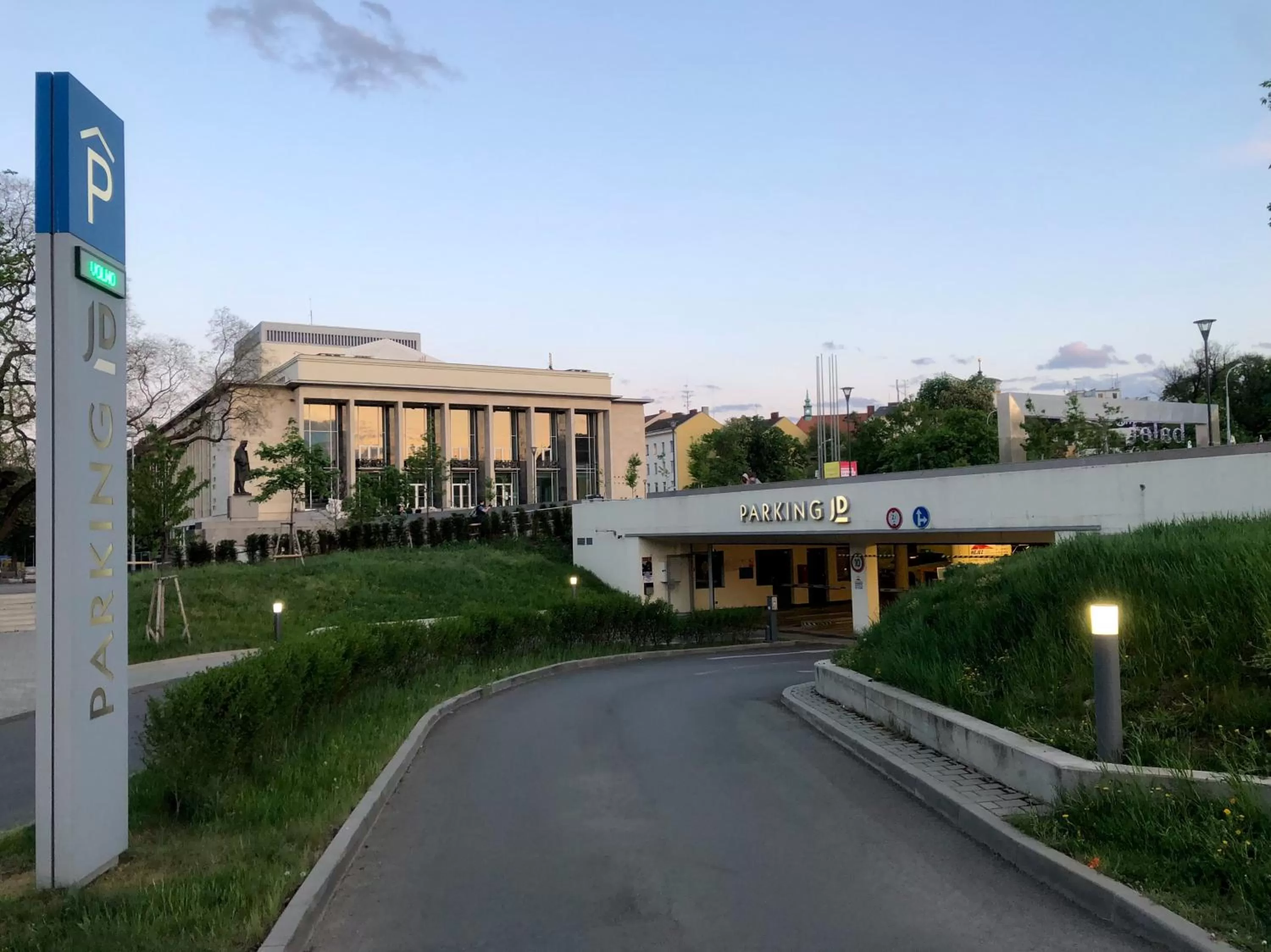 Area and facilities in Dům U pikové desítky