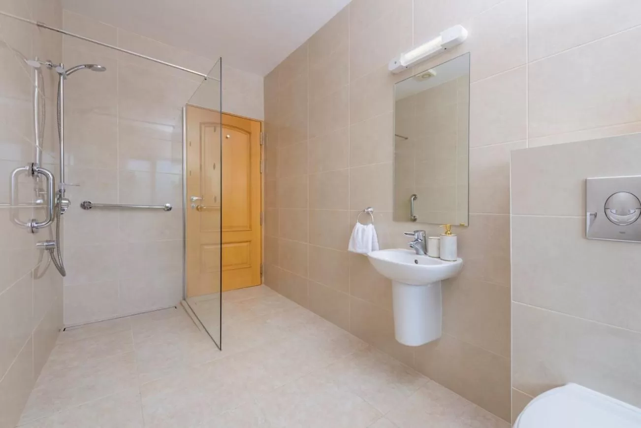 Shower in Park Place Apartments