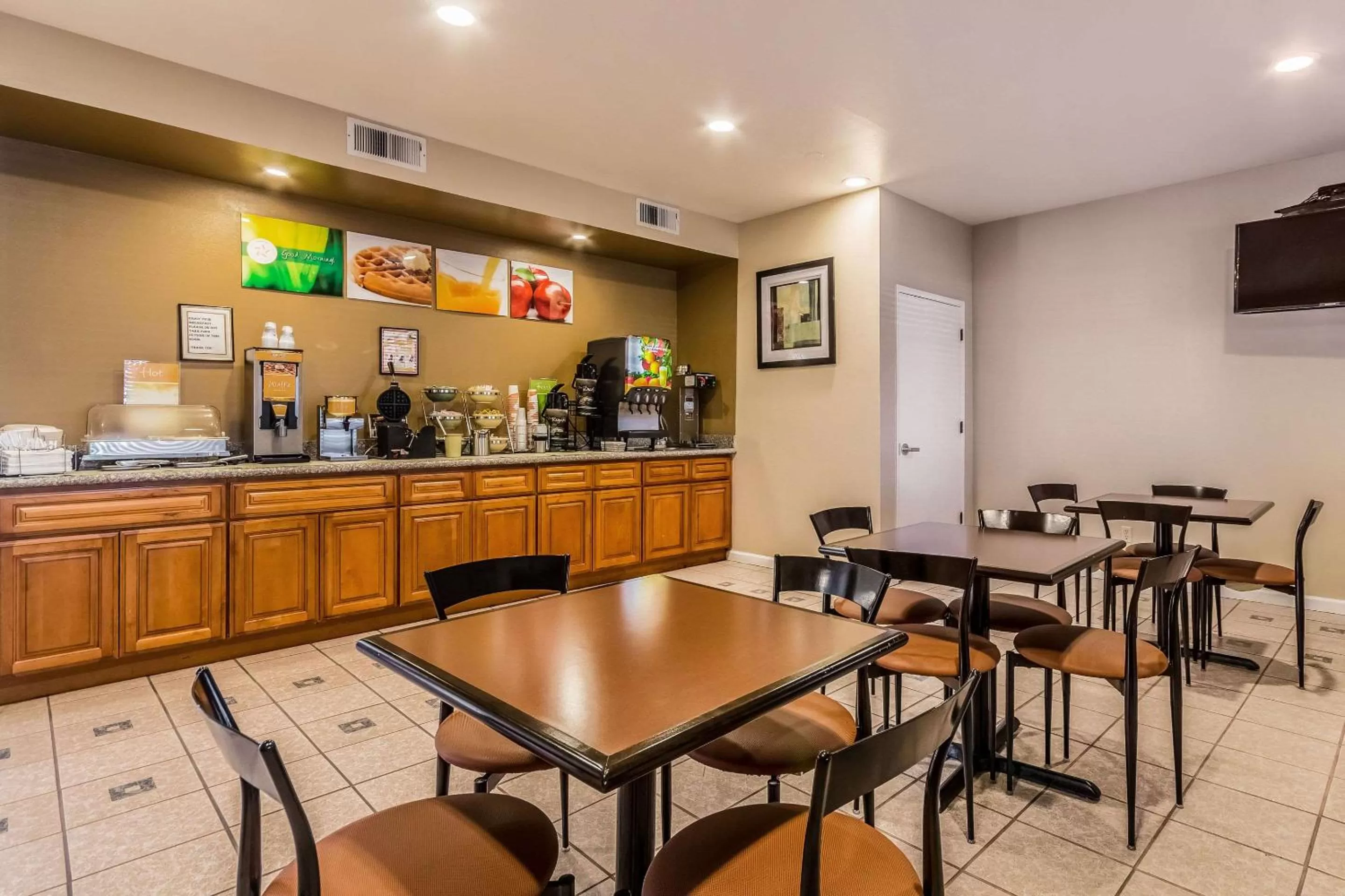 Restaurant/places to eat in Quality Inn Fresno Near University