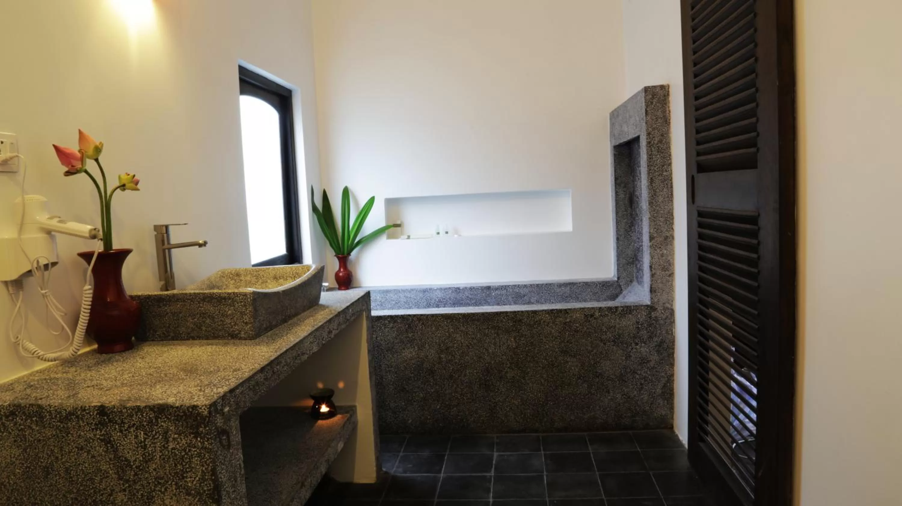 Bathroom in Residence Indochine Suite