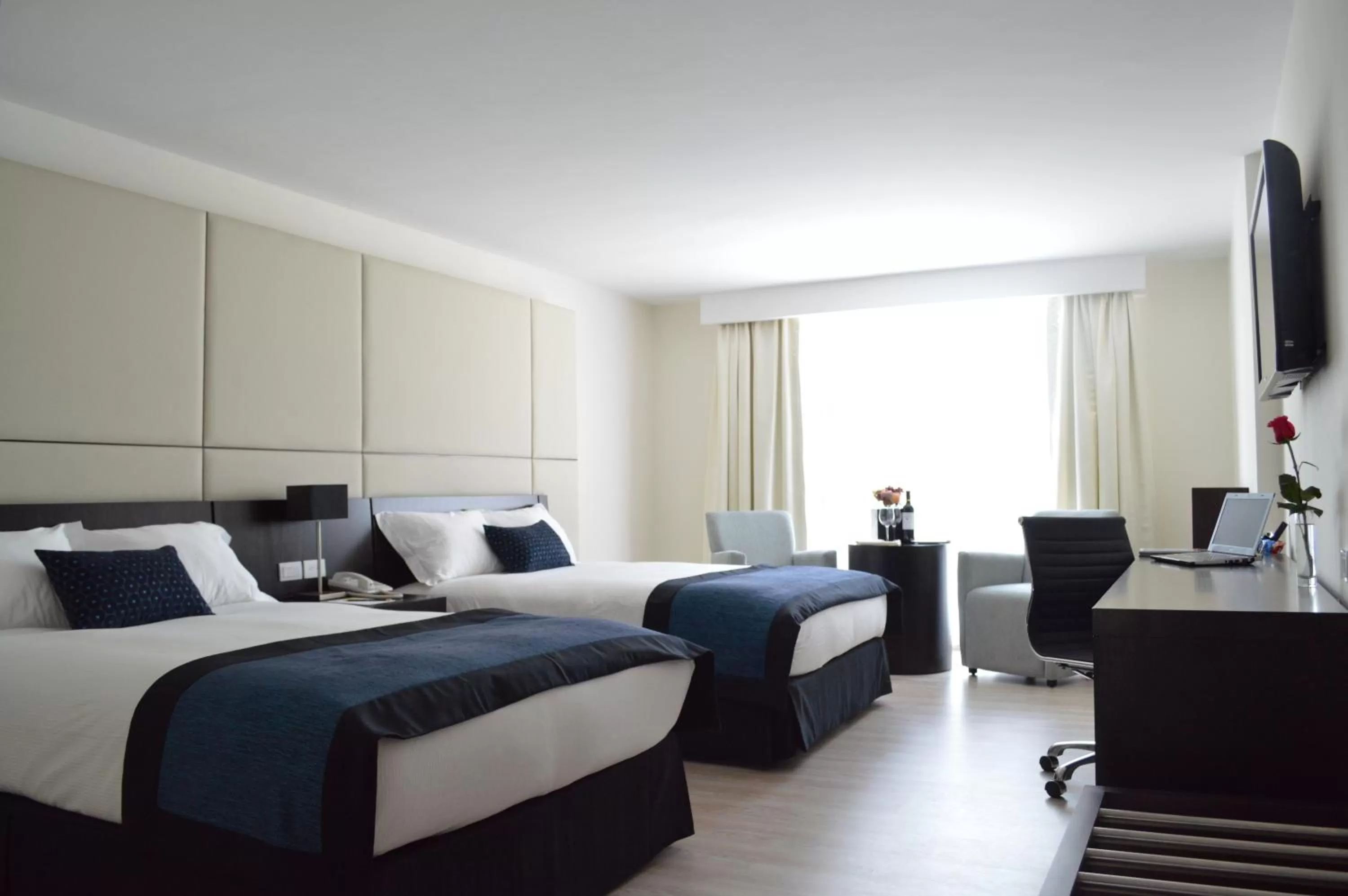 Photo of the whole room, Bed in Oro Verde Cuenca