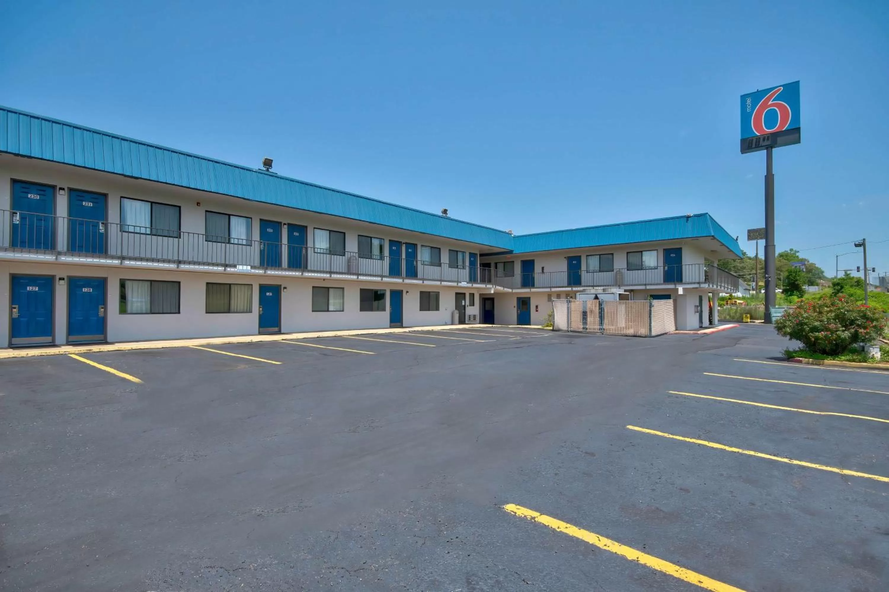 Property building in Motel 6-Russellville, AR