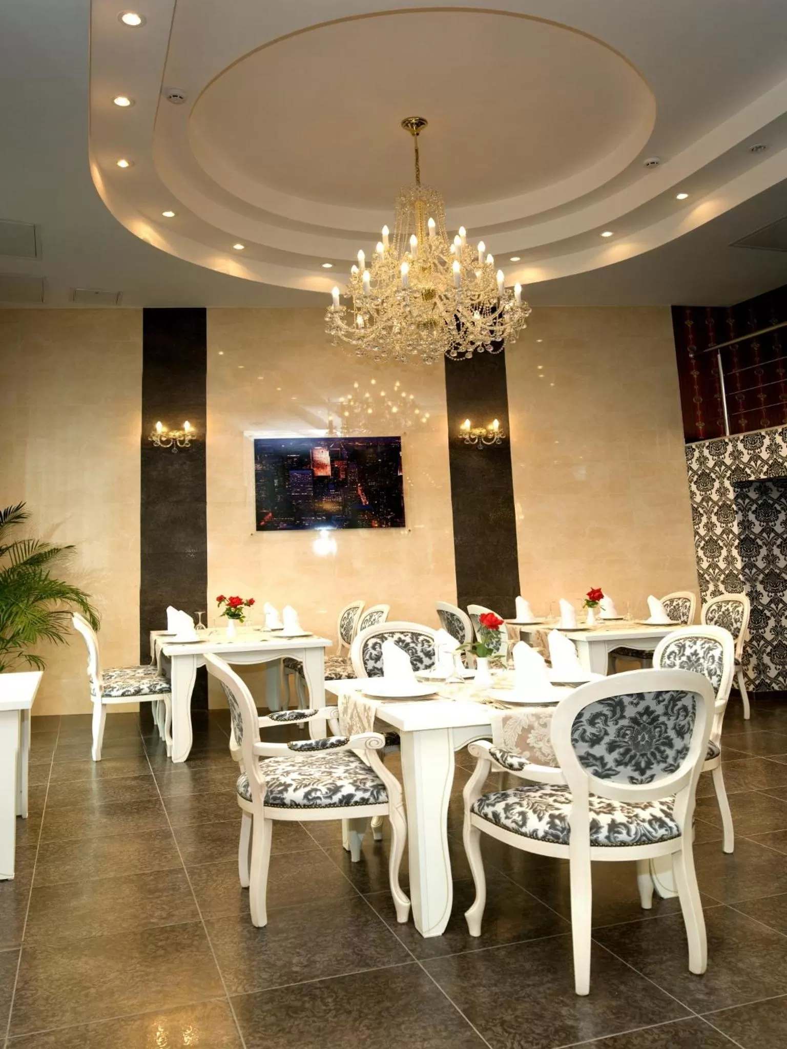 Restaurant/places to eat in Manhattan Hotel & Restaurant