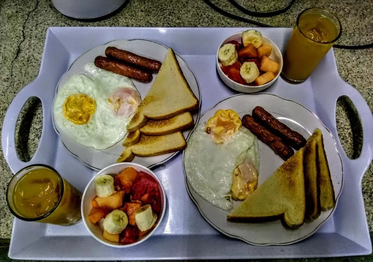 Food and drinks in Hotel Class Colonial