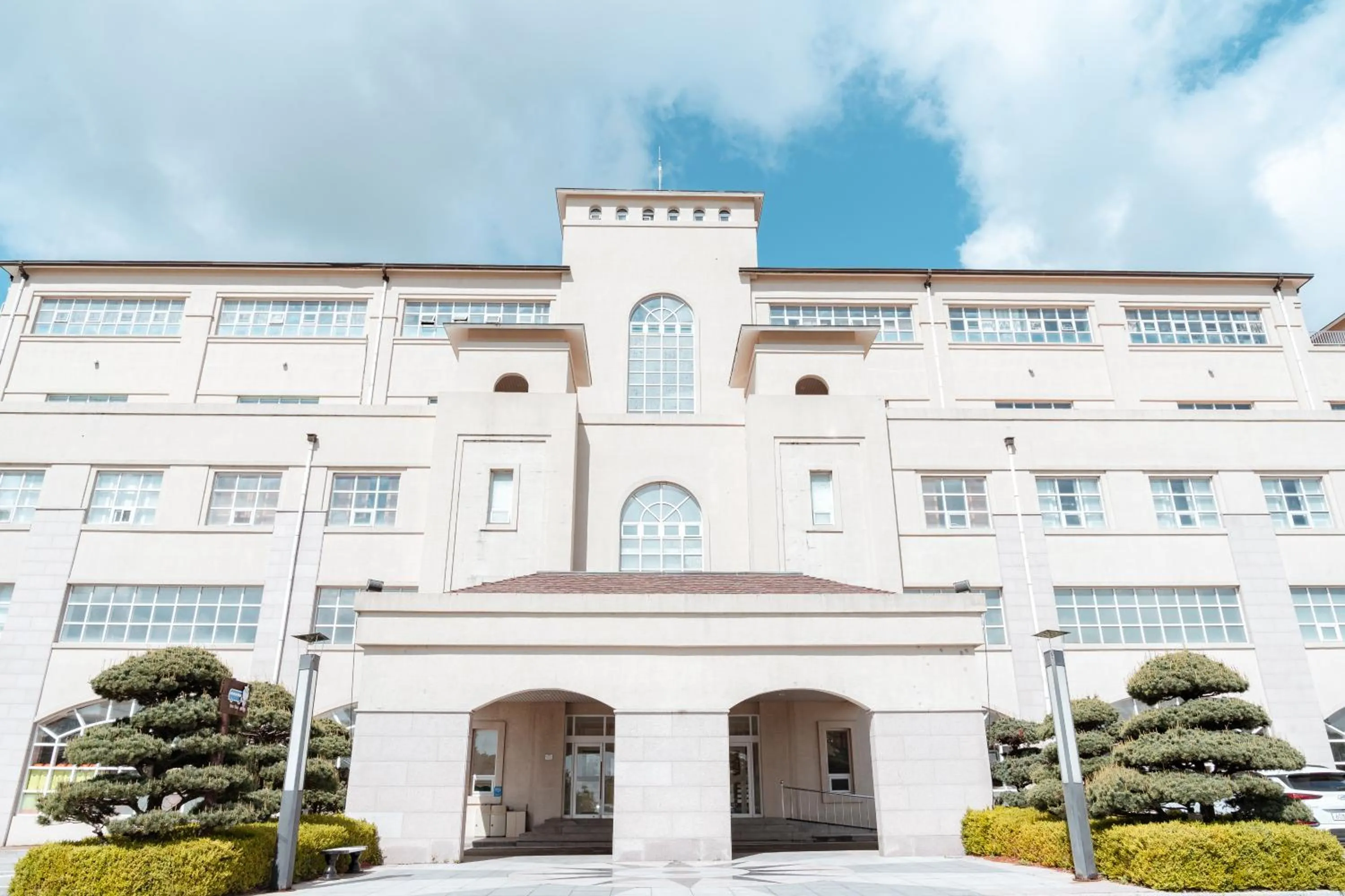 Facade/entrance in Gyeongju Mauna Ocean Resort