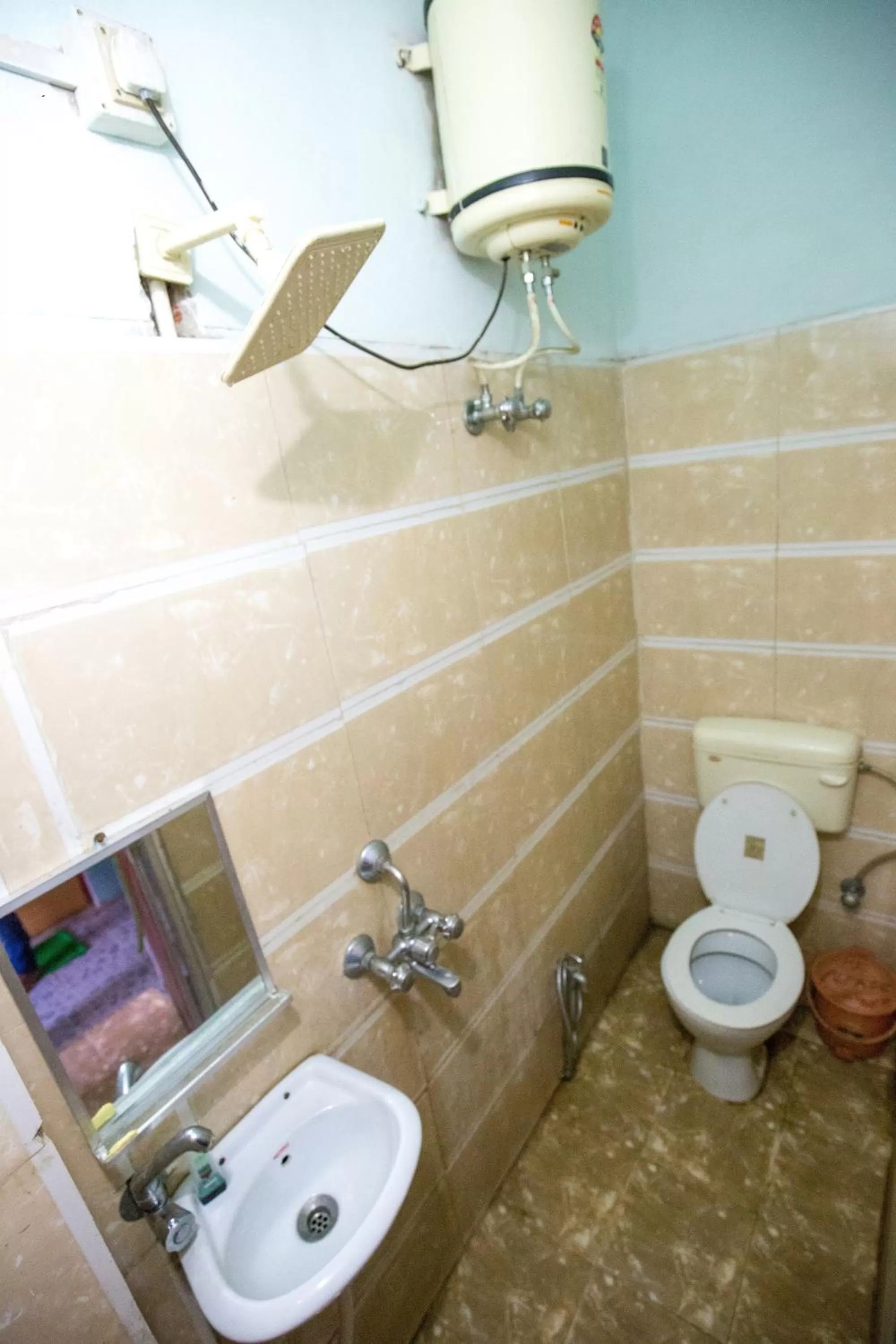 Bathroom in Somit Paying Guest House