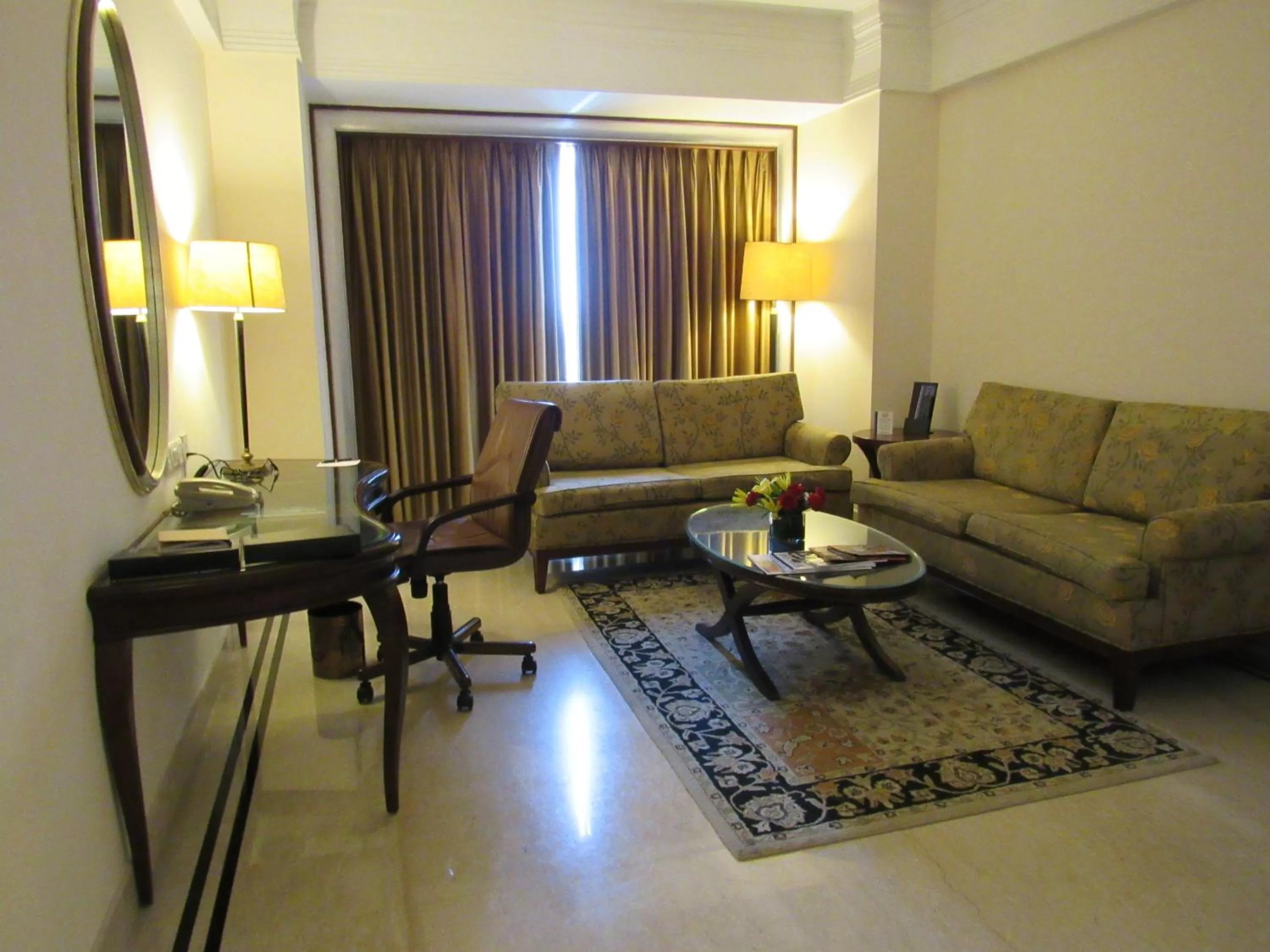 Living room in Eros Hotel New Delhi, Nehru Place