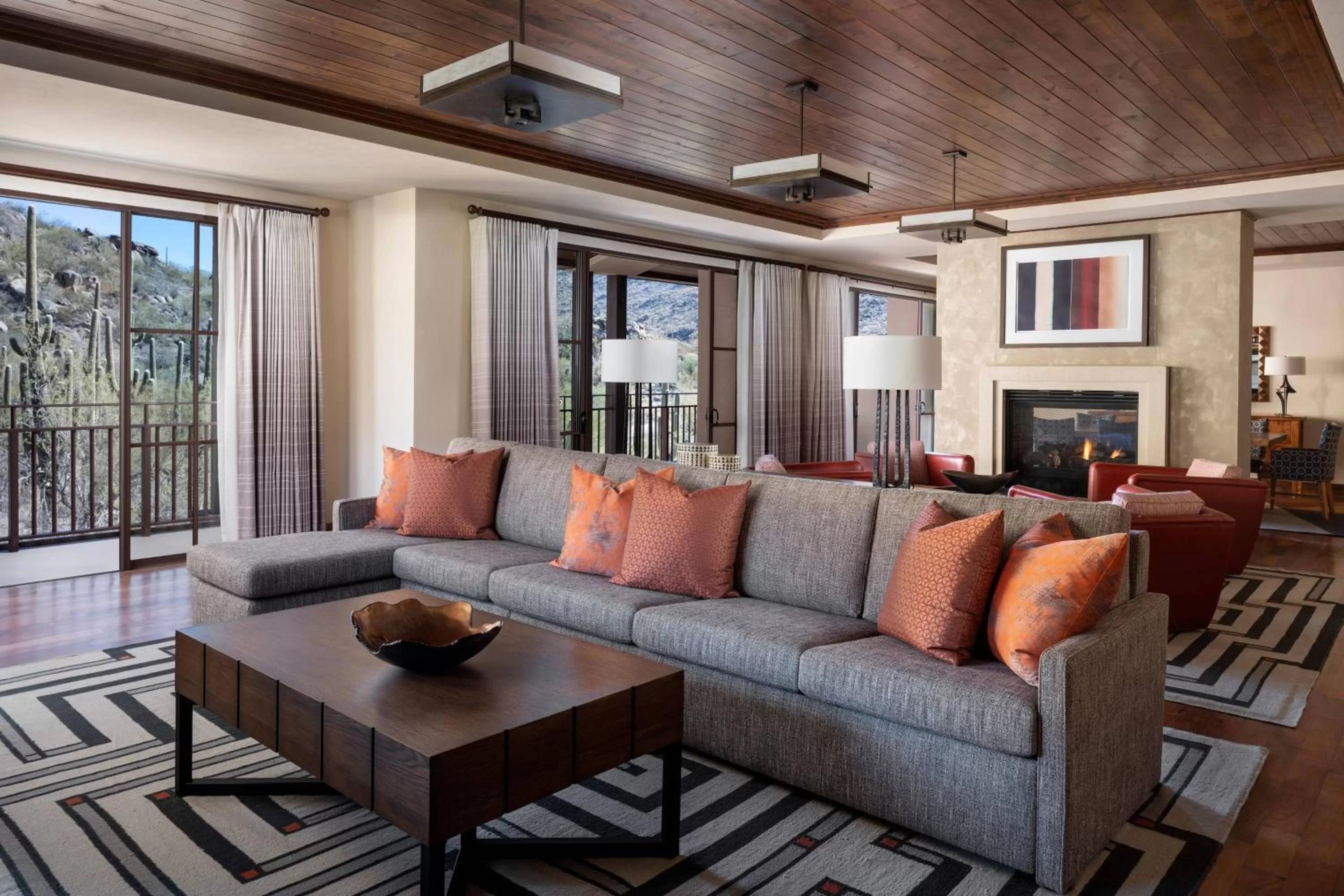 Living room in The Ritz-Carlton, Dove Mountain