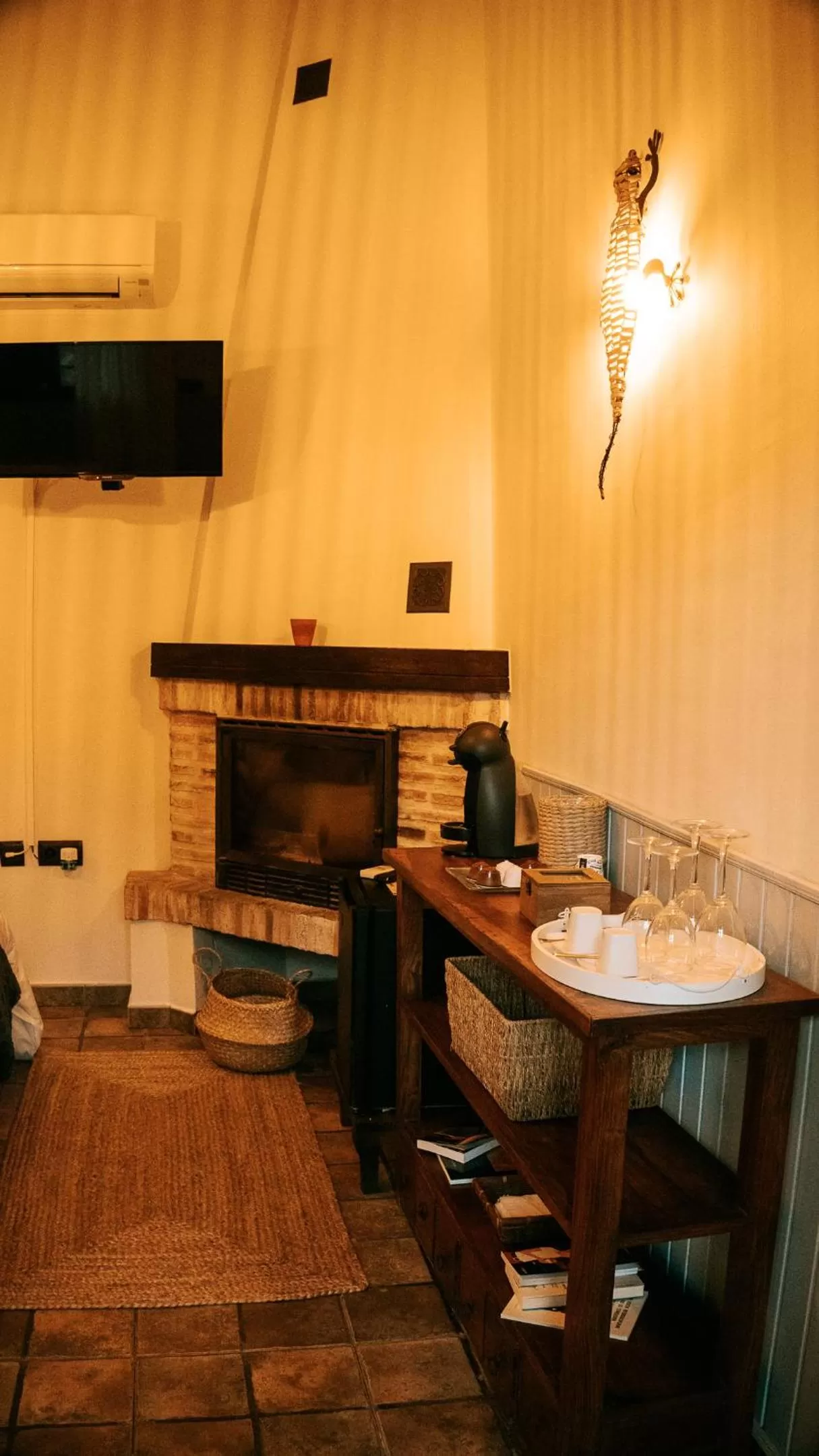 TV and multimedia in Hospedería Ballesteros