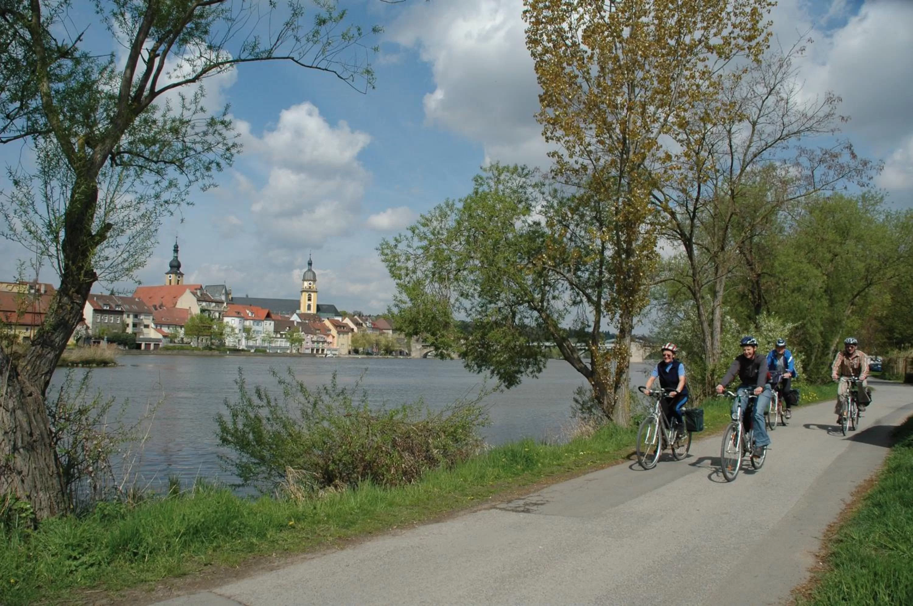 Hiking in Hotel Kitzinger Hof an der B8