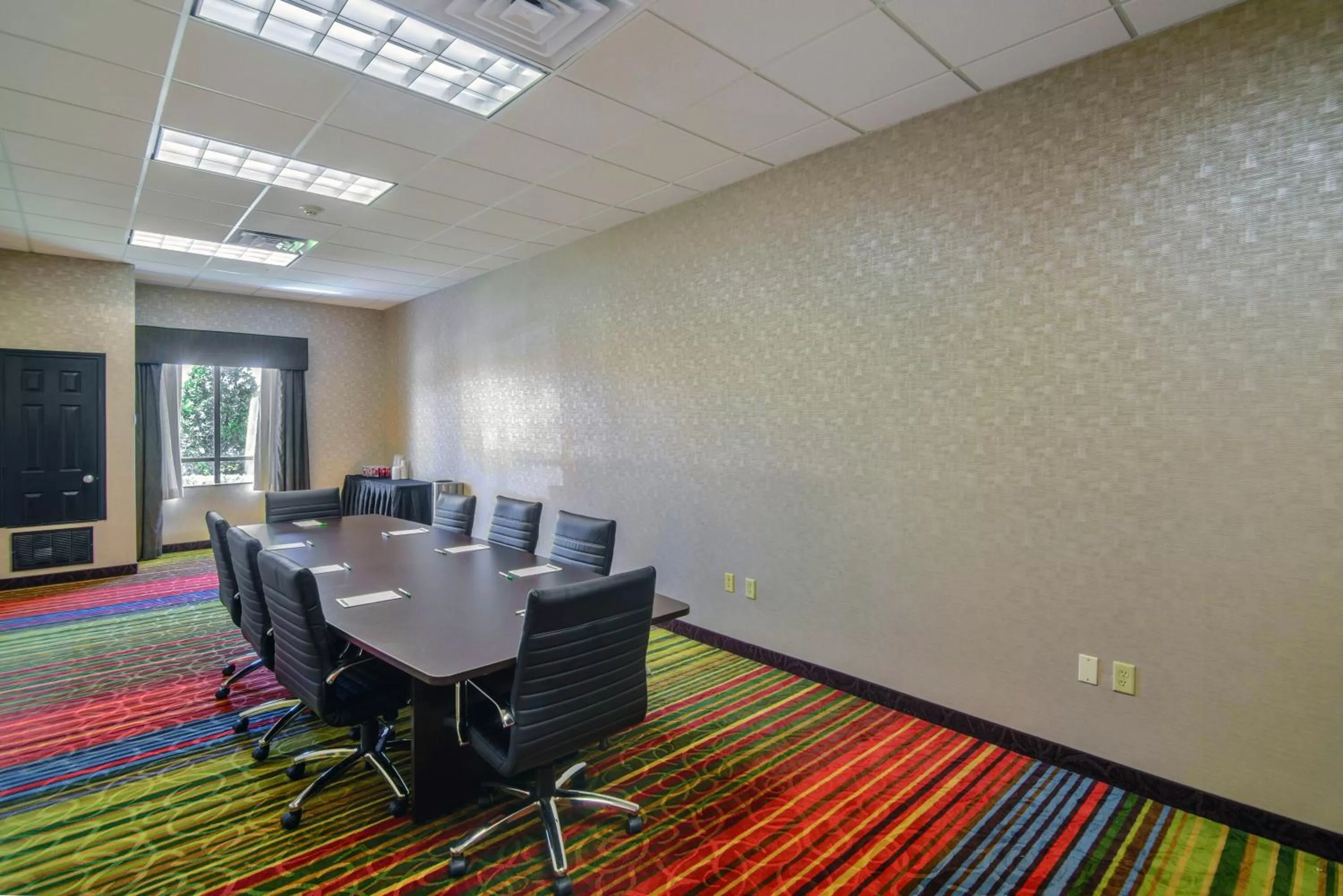 Meeting/conference room in Holiday Inn Arlington Northeast by IHG