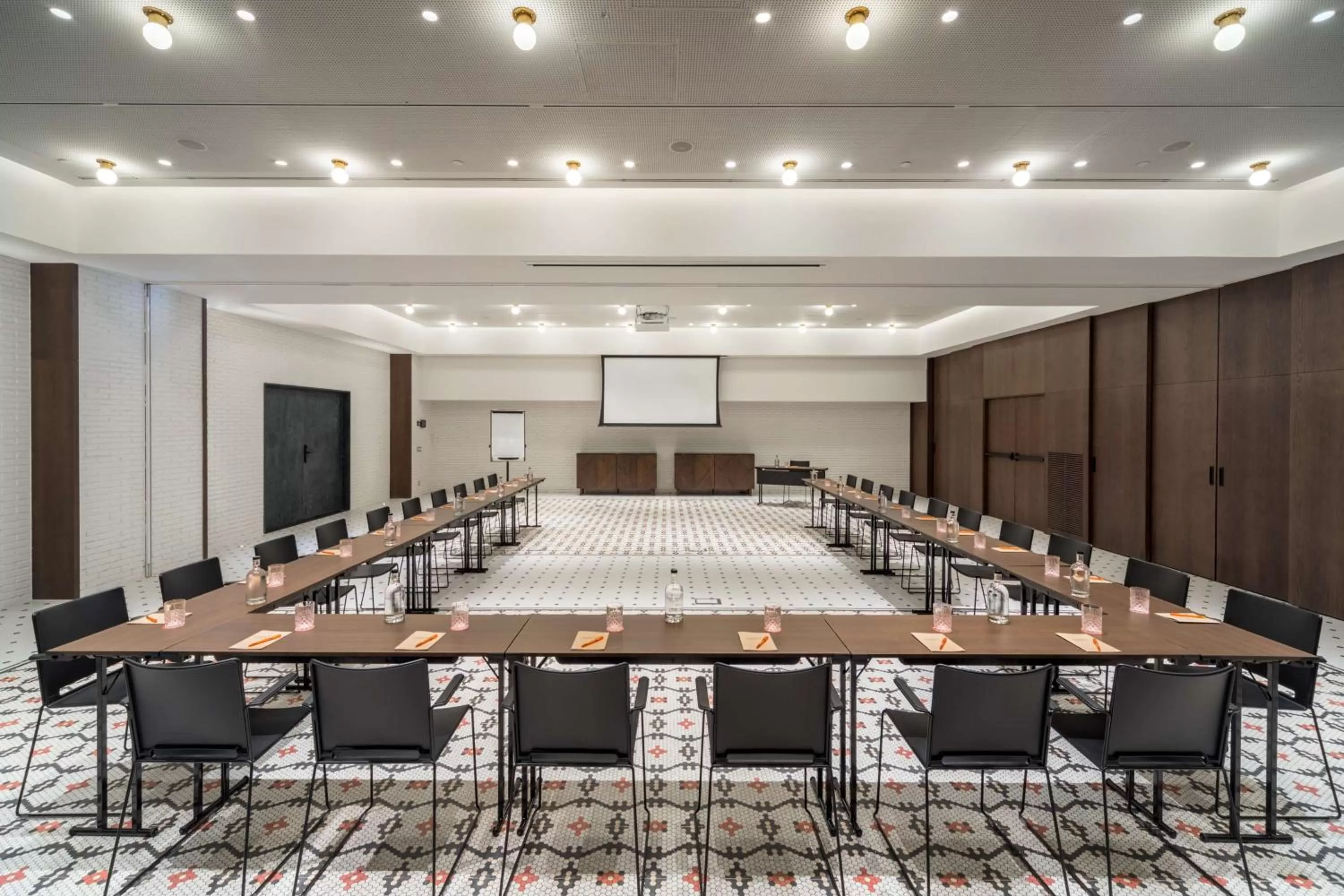 Meeting/conference room in Canopy by Hilton Madrid Castellana