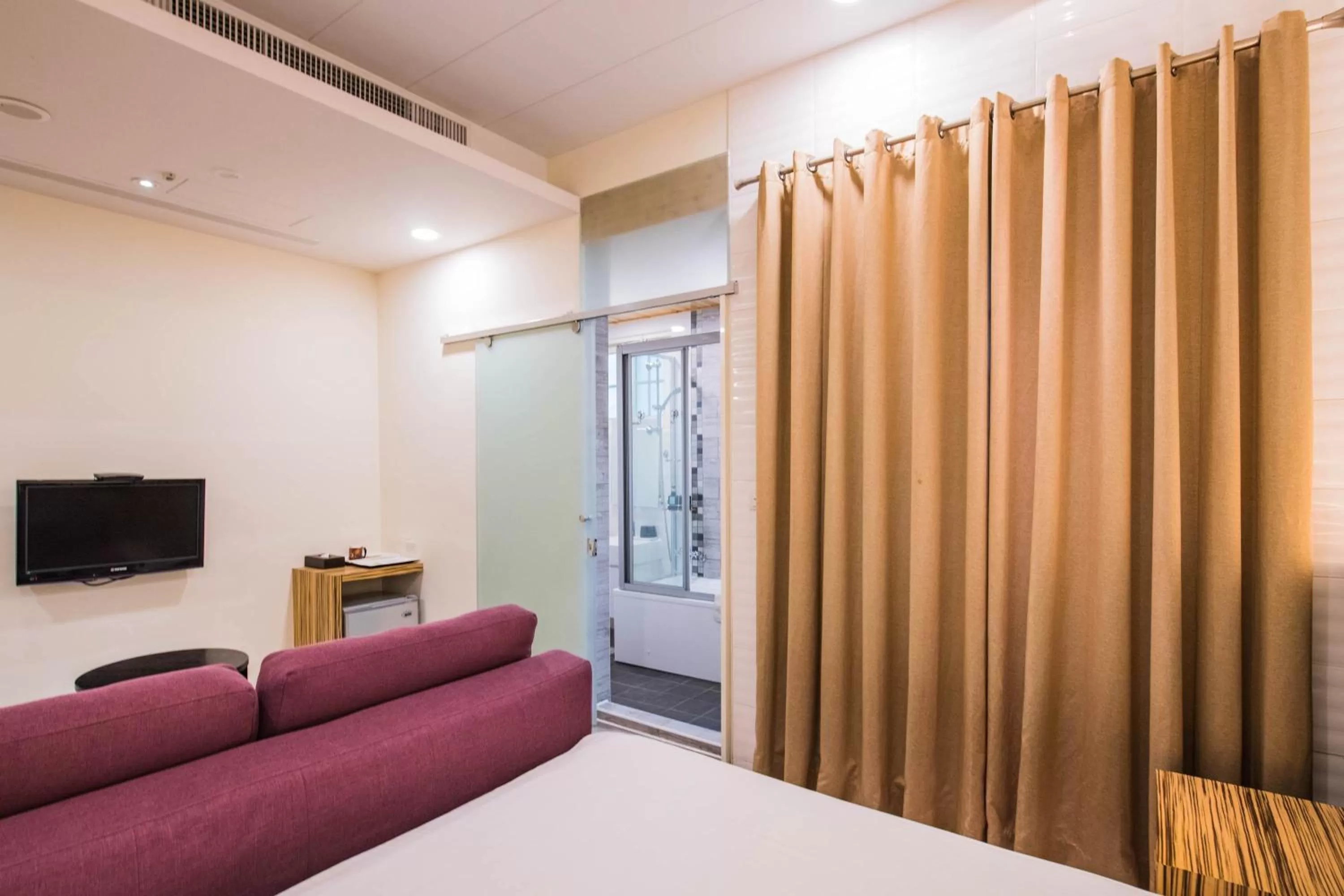 TV/Entertainment Center in Pisces06